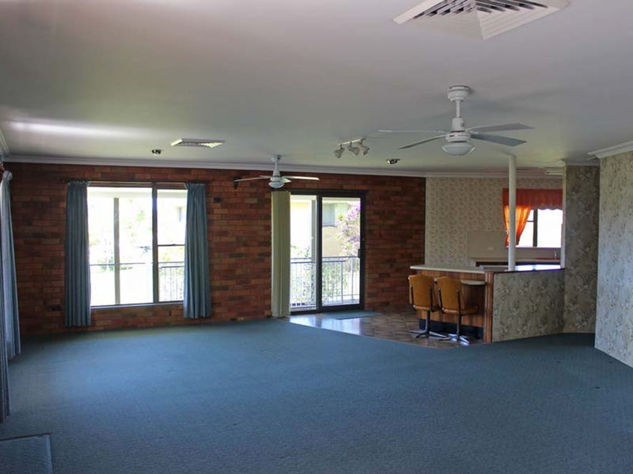 60 High Street, Lawrence - Thumbnail 5
