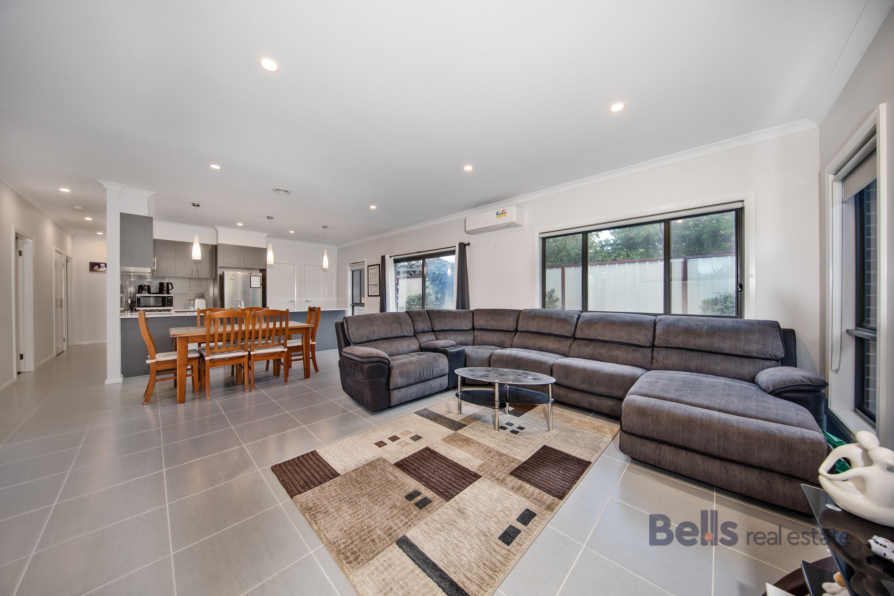 2/14 Kingsley Place, Delahey - Thumbnail 2