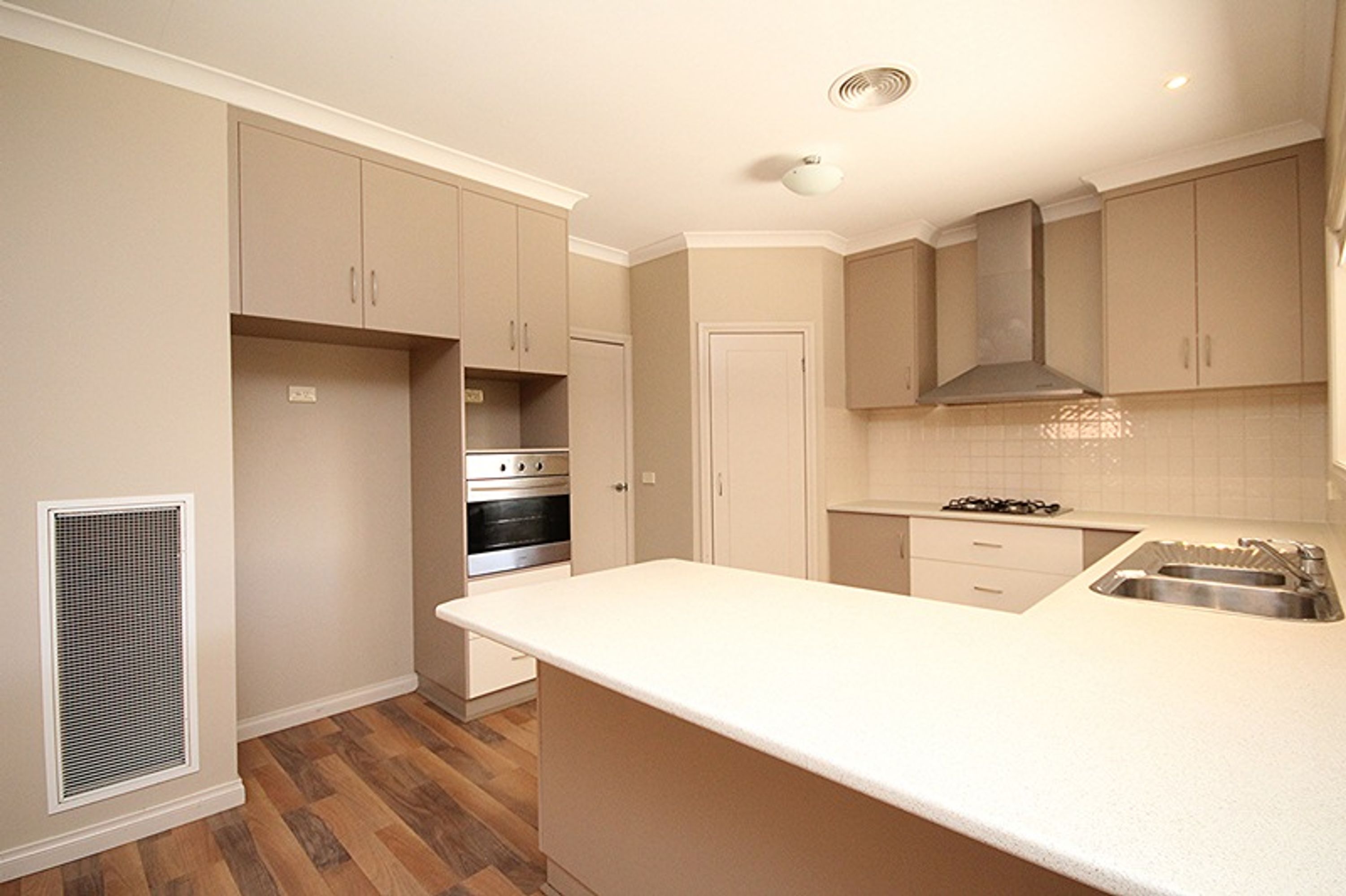 1 Davidson Court, Horsham VIC 3400, Horsham - Thumbnail 2