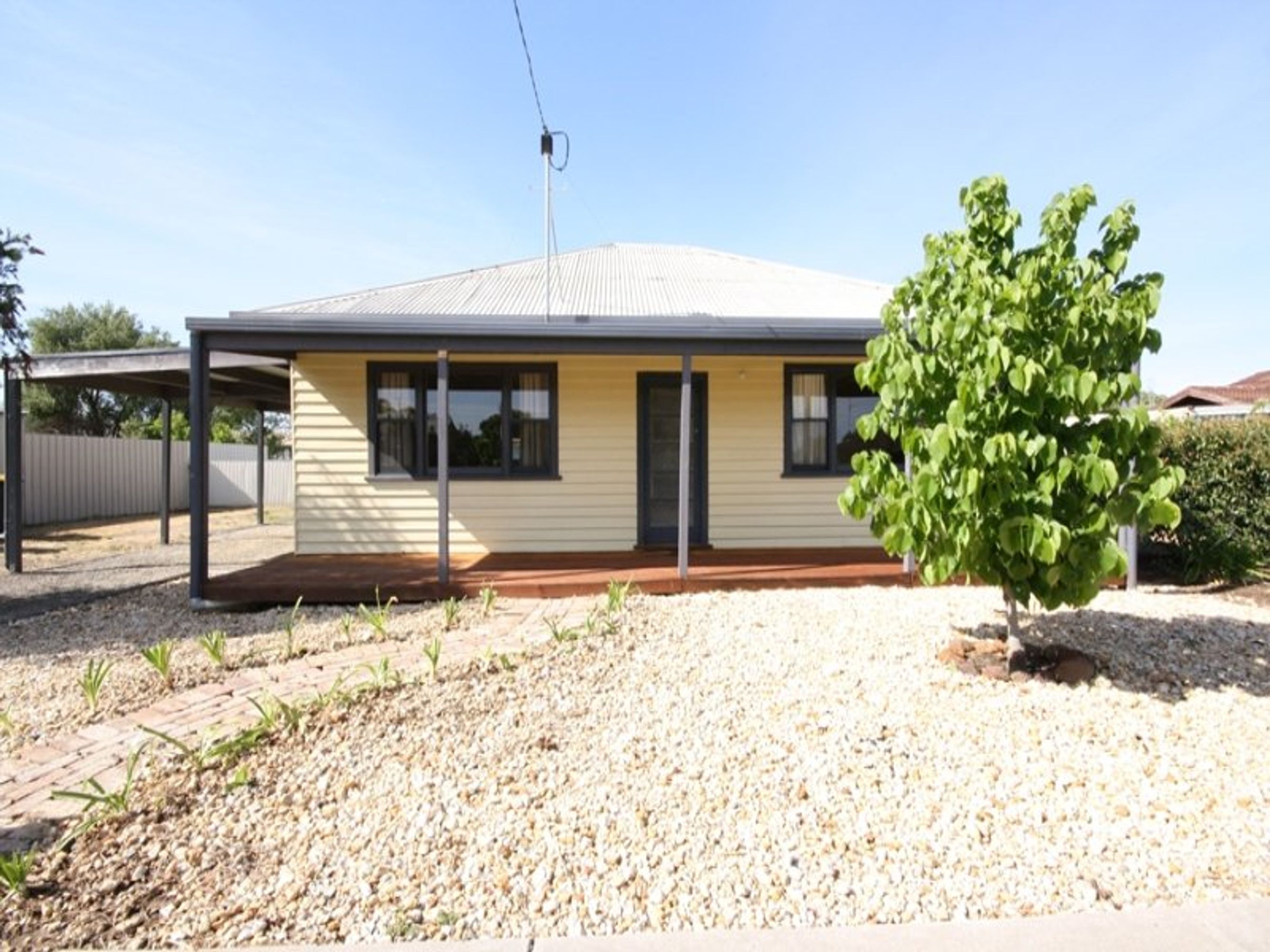 1 Colin Street, Horsham VIC 3400