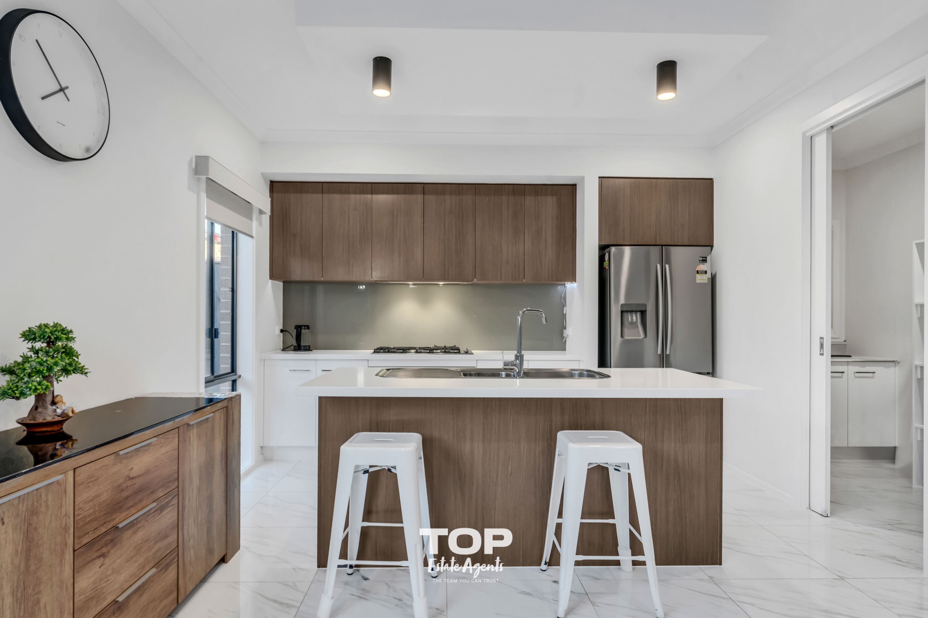 13 Bazadaise Drive, Clyde North - Thumbnail 8