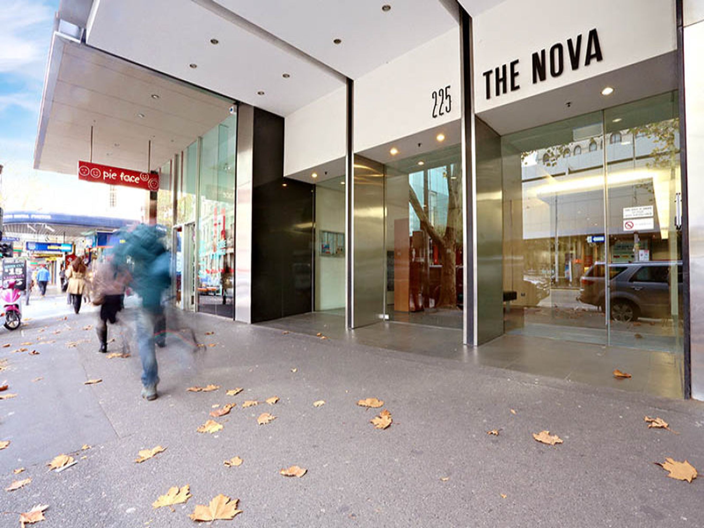 1105/225 Elizabeth Street, Melbourne - Thumbnail 2