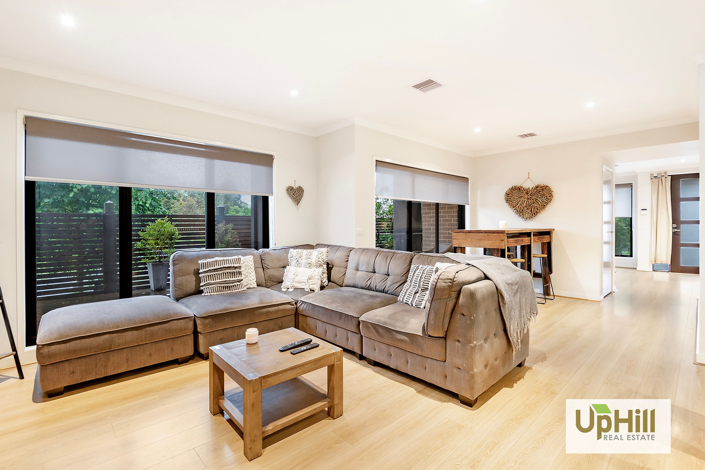 27 Lonarto Avenue, Clyde North - Thumbnail 5