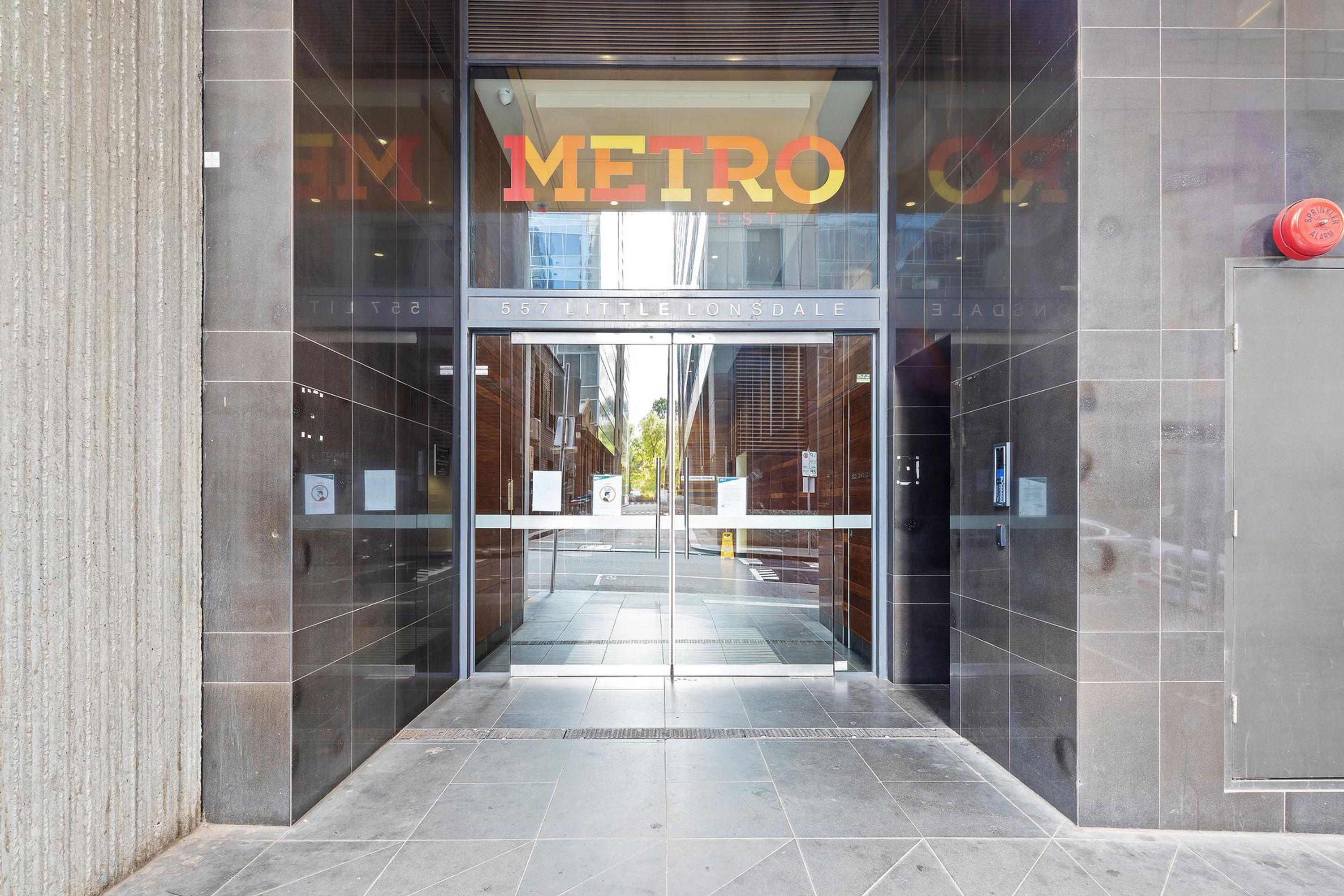 1001/557 Little Lonsdale Street, Melbourne - Thumbnail 2