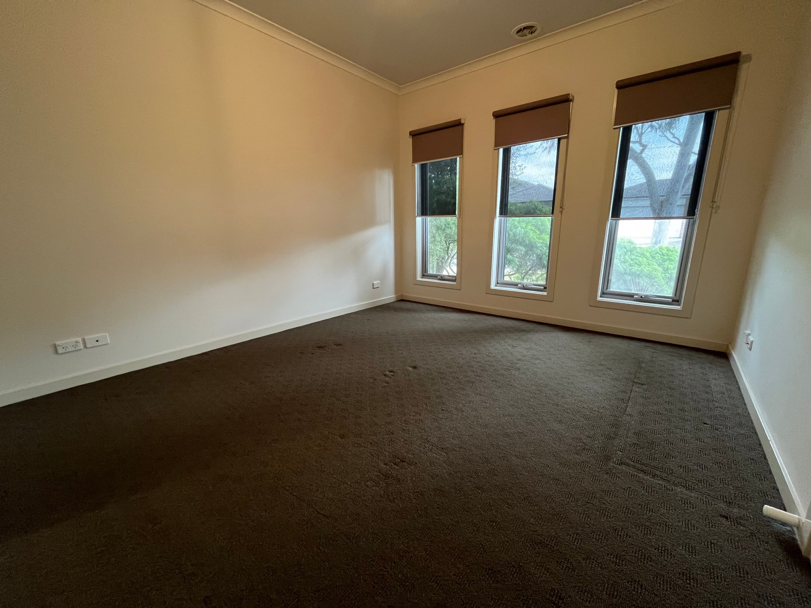42 Grosvenor Crescent, Derrimut - Thumbnail 2