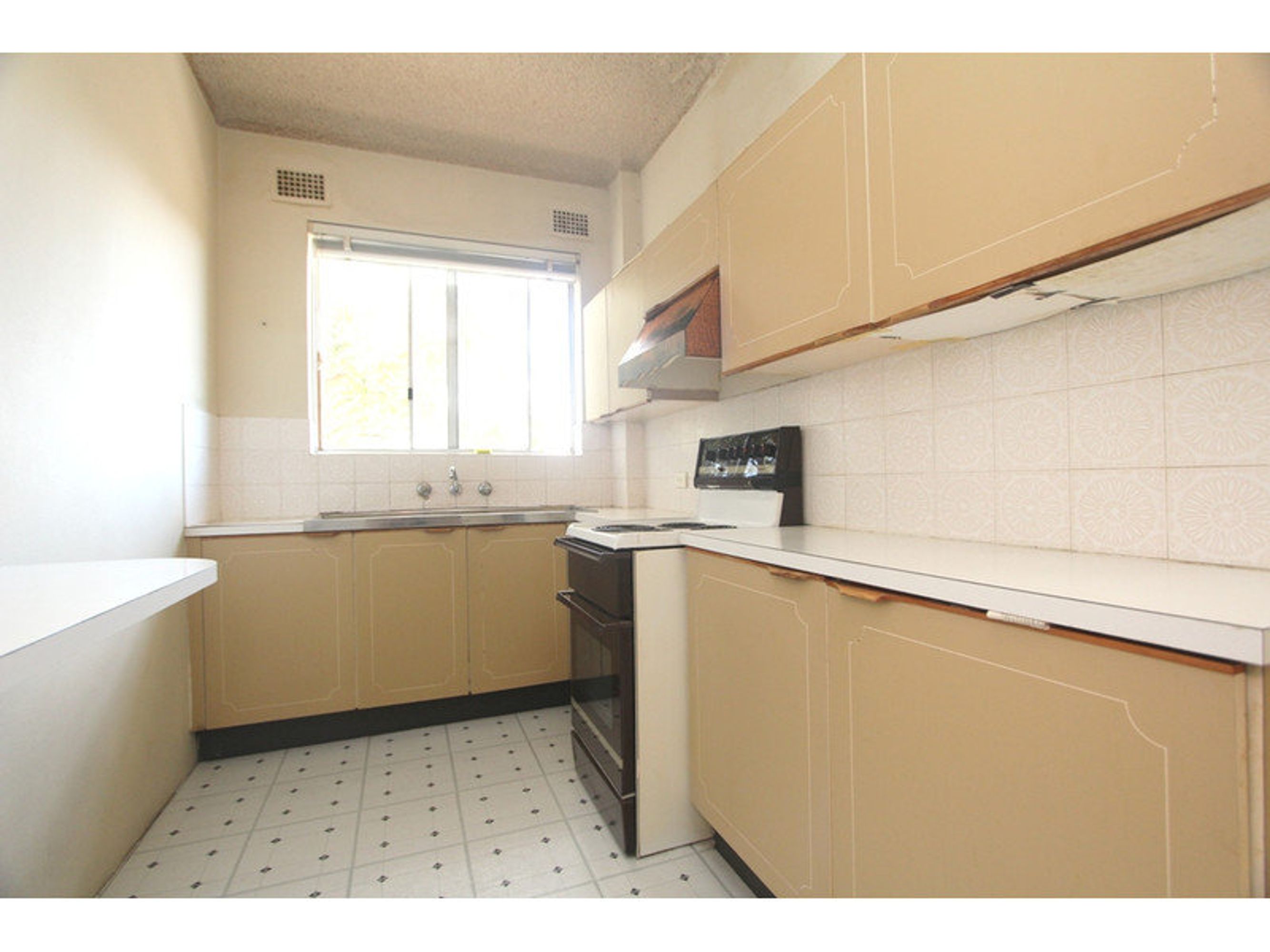 14/50-52 Queen Victoria Street, Bexley, Bexley - Thumbnail 3