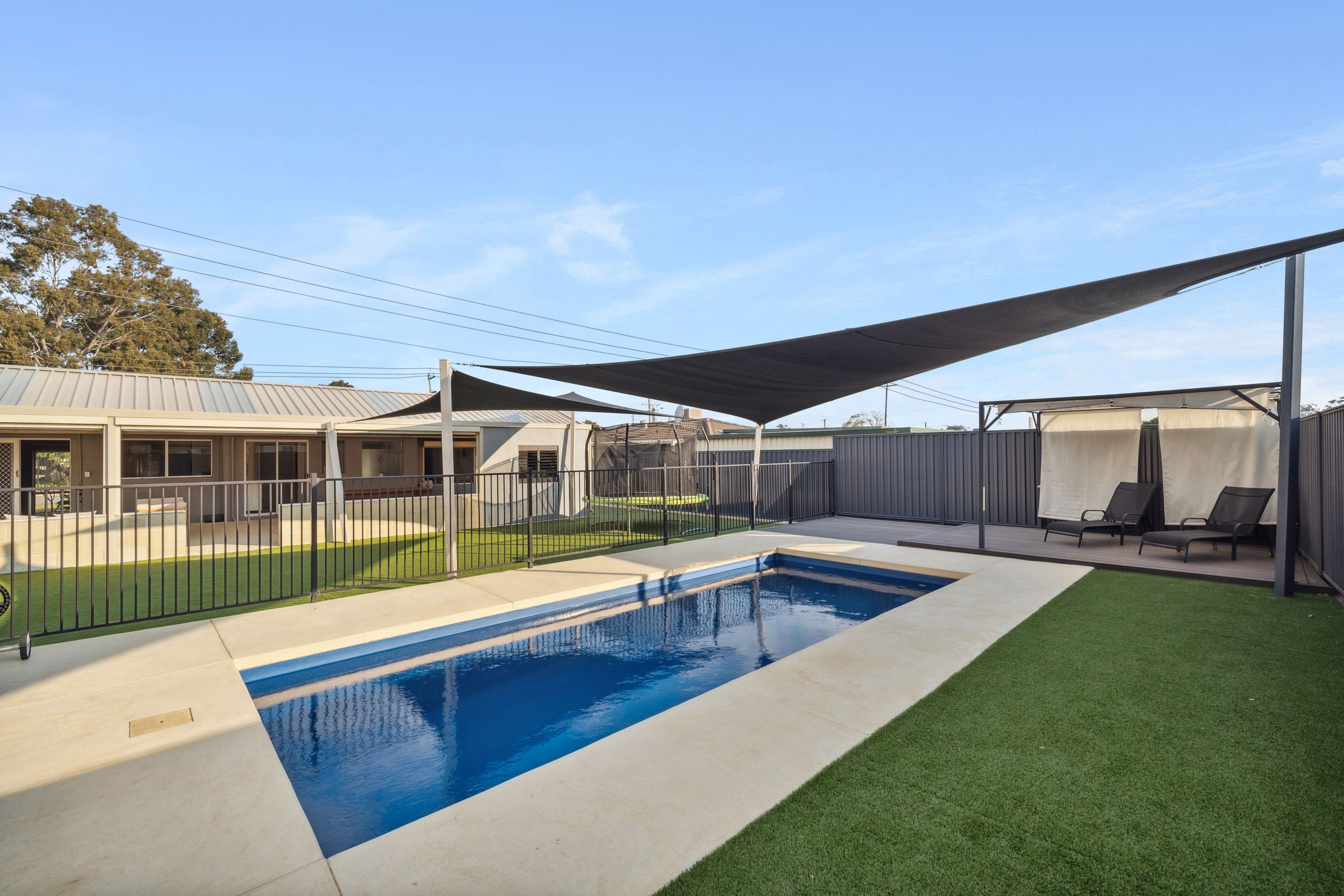 10 Isdell Place