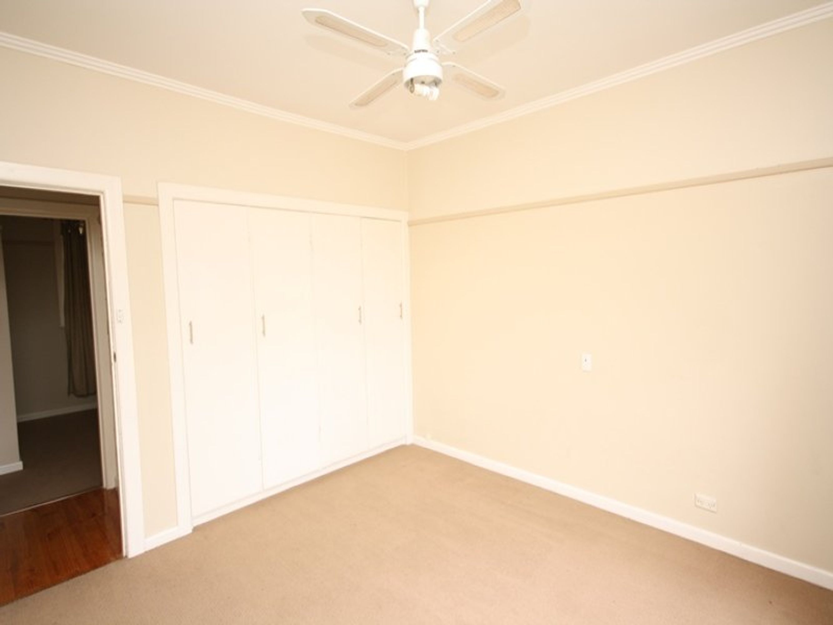 34 Alexander Avenue, Horsham VIC 3400, Horsham - Thumbnail 4
