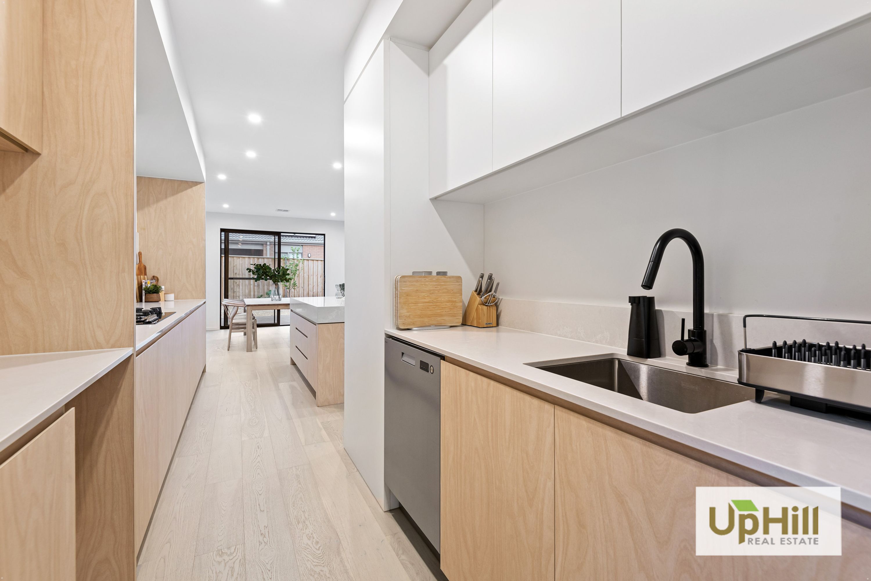 18 Vielo Circuit, Clyde North - Thumbnail 6