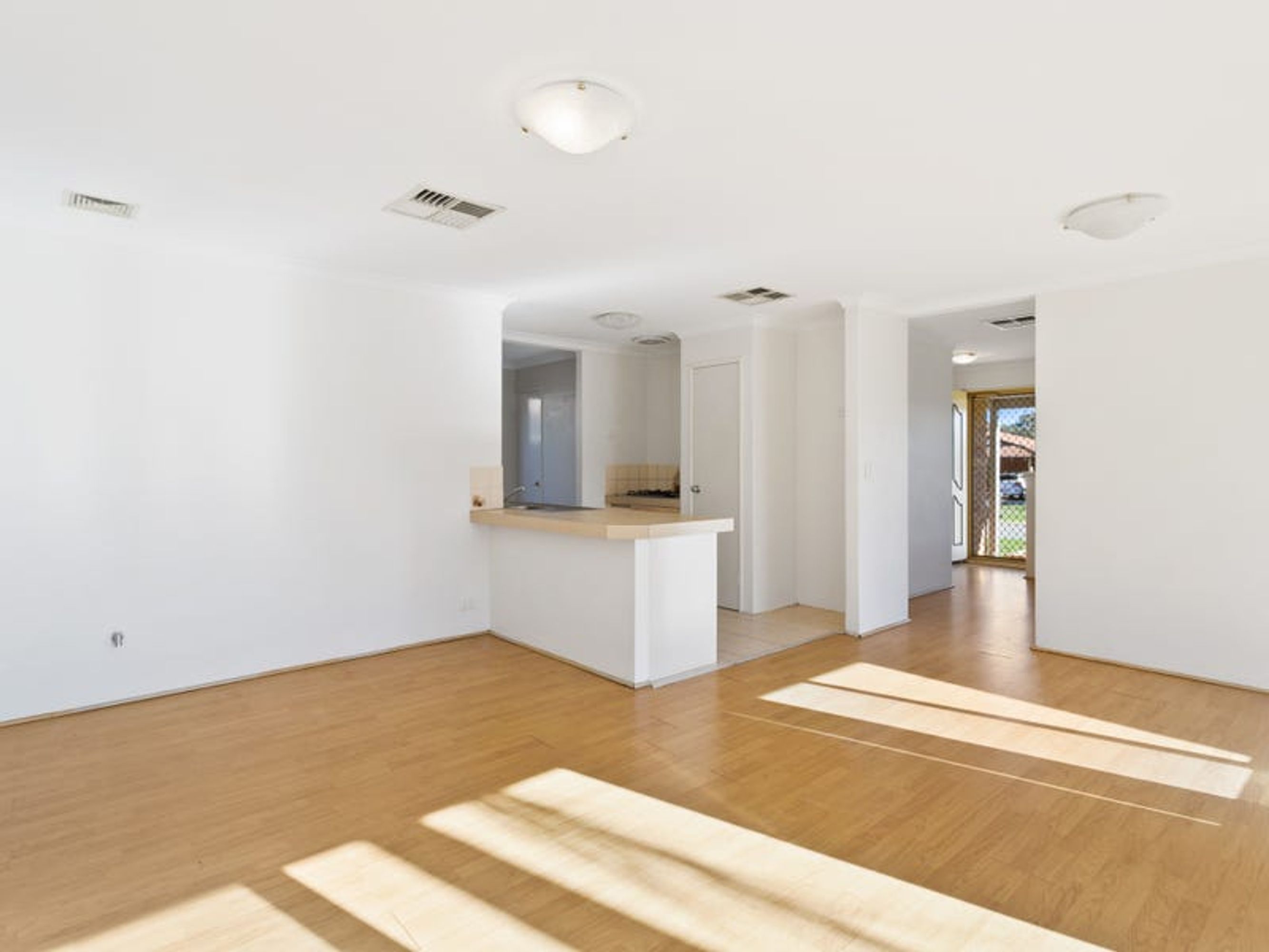 13 Bridal Crescent, Kenwick - Thumbnail 3