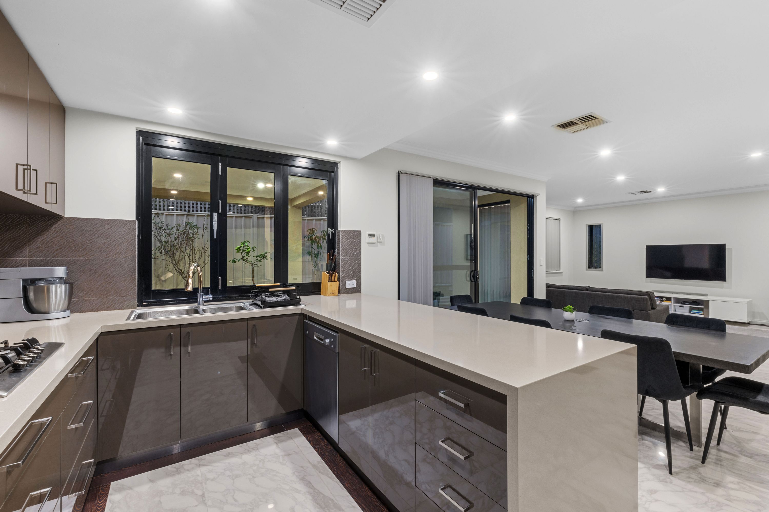 27A CIVIC PLACE, Stirling - Thumbnail 2