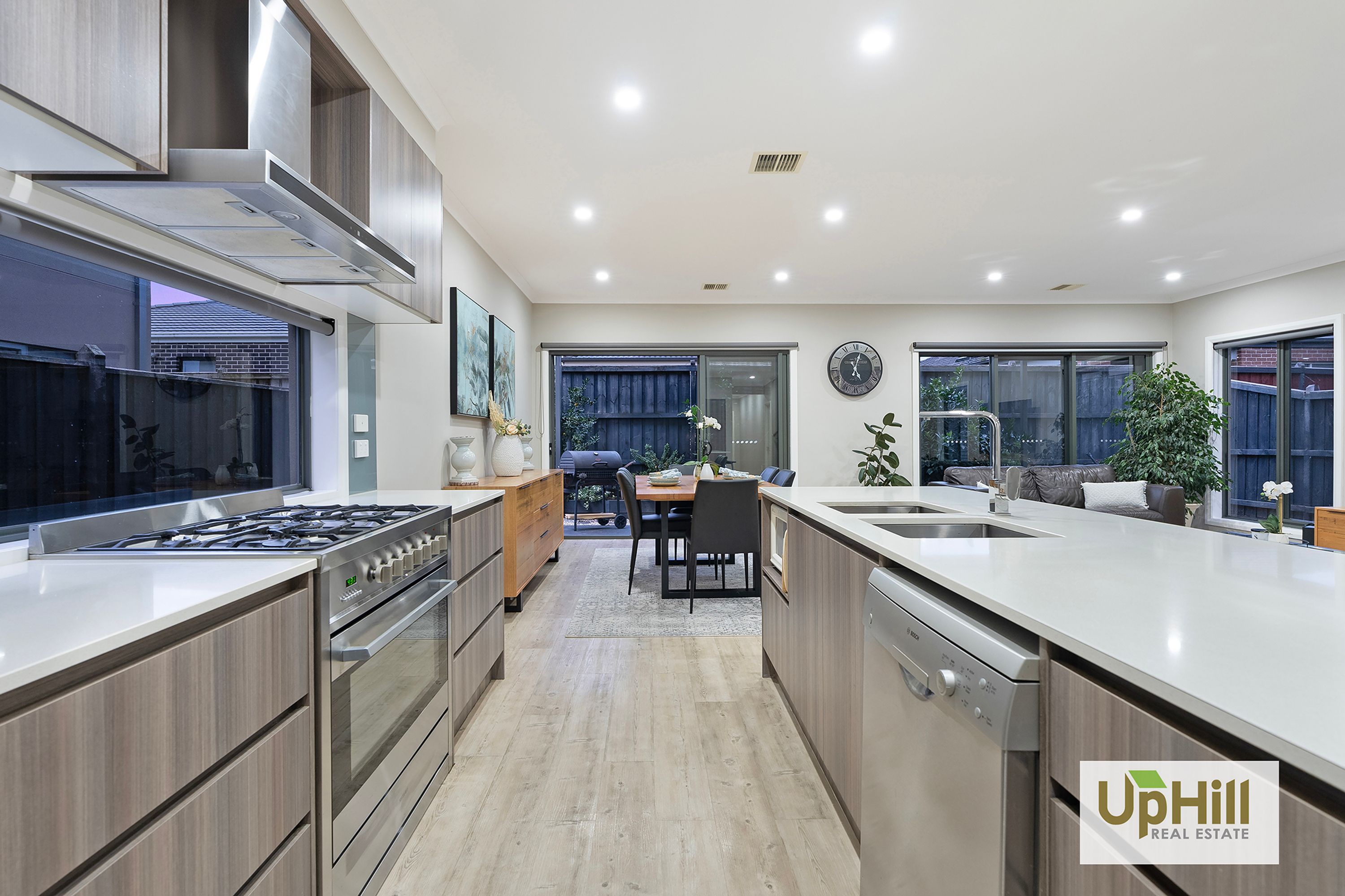 10 Yandra Street, Clyde North - Thumbnail 6