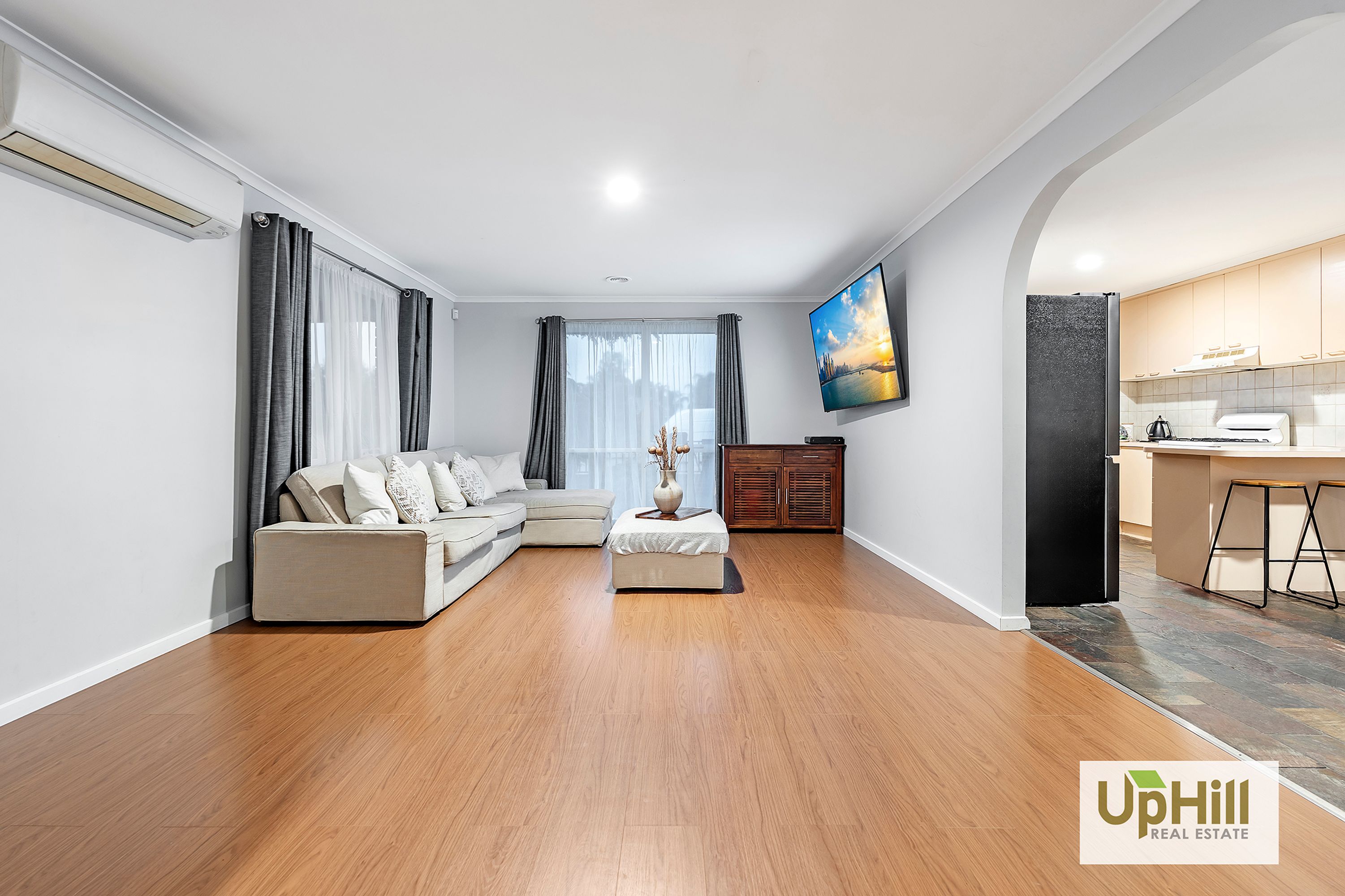 52 TOIRRAM CRESCENT, Cranbourne - Thumbnail 4