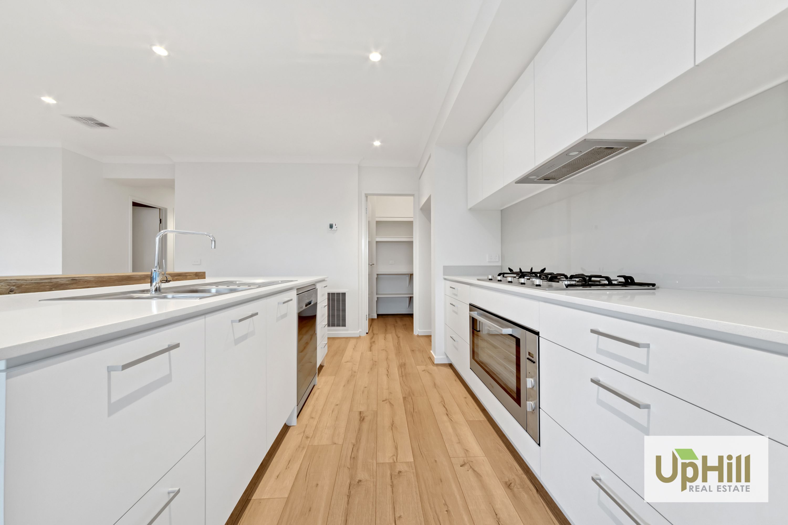 25 DESTINY DRIVE, Cranbourne North - Thumbnail 4