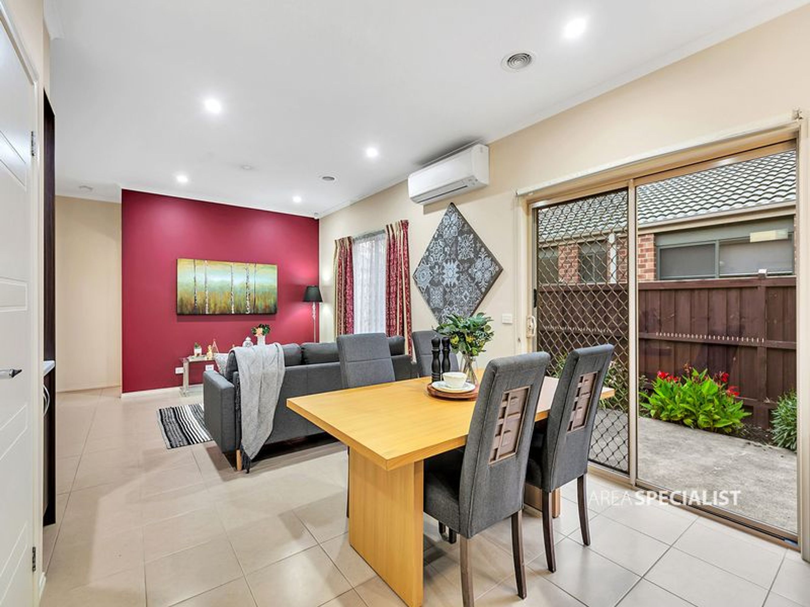 52 Valencia Cct, Cranbourne, Cranbourne - Thumbnail 4