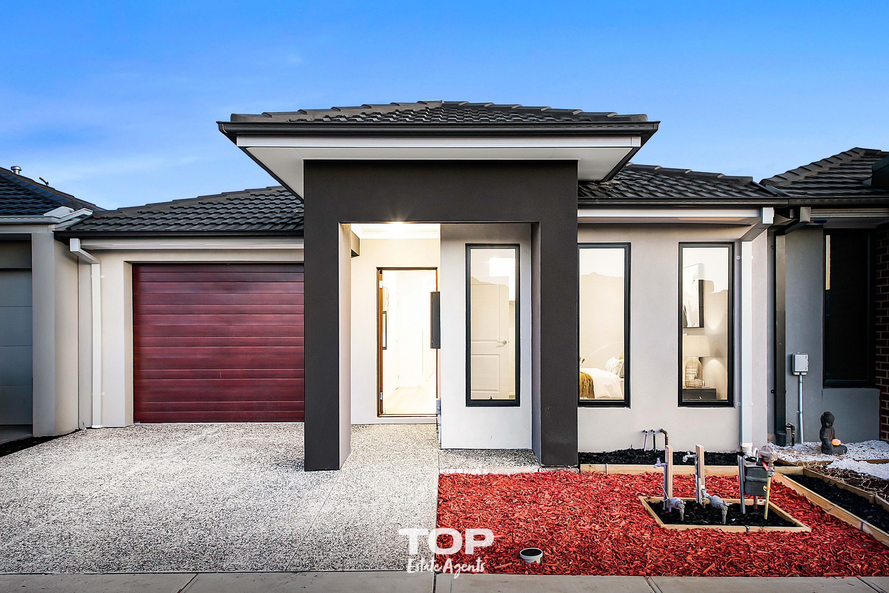 15 Tartan Drive, Clyde North - Thumbnail 2