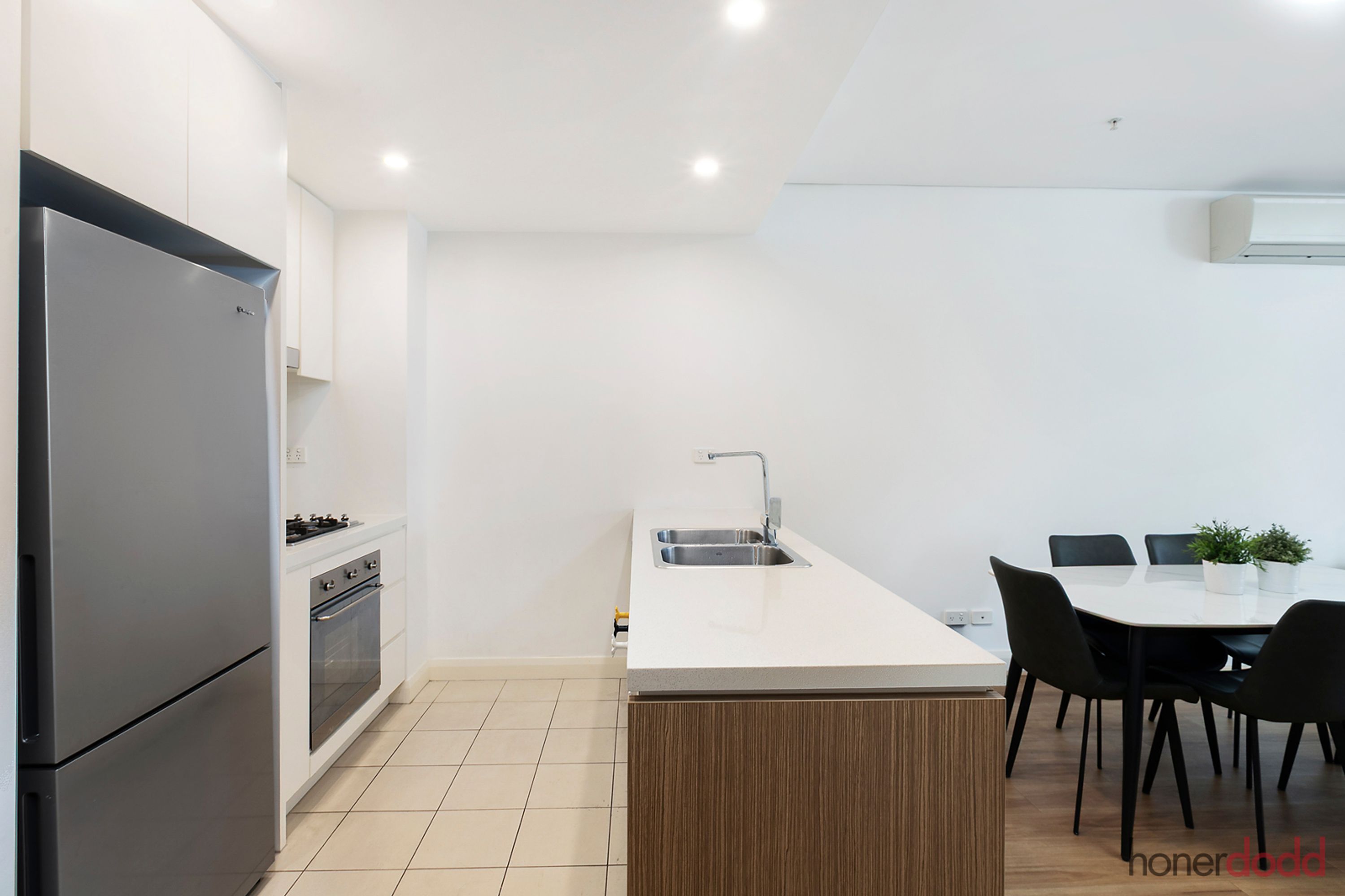 210/101 Forest Road, Hurstville, Hurstville - Thumbnail 2