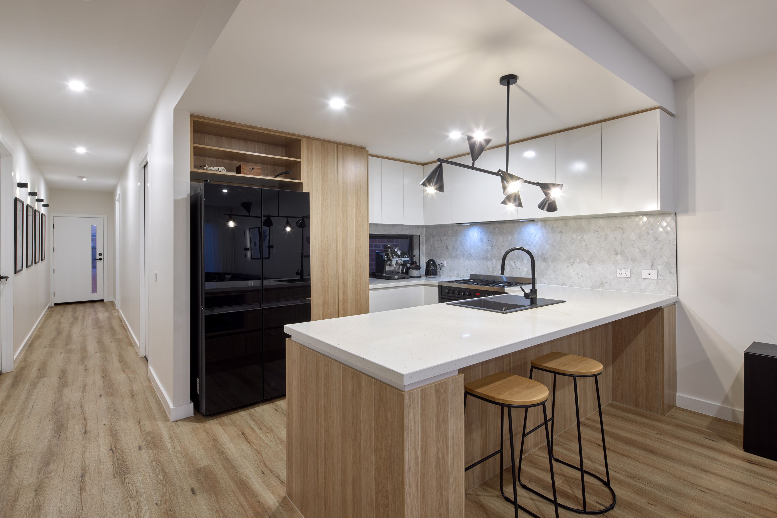 215 Ernstbrook Dr, Clyde - Thumbnail 2