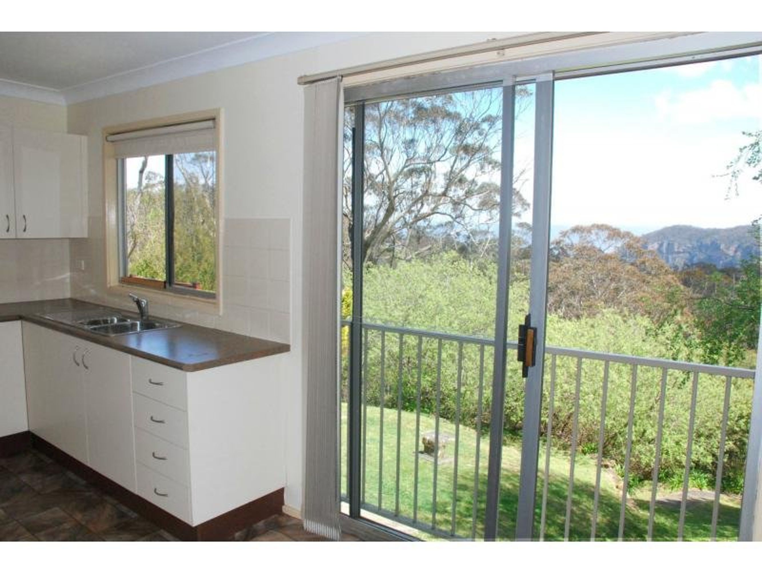 69 Narrow Neck Road, Katoomba - Thumbnail 3