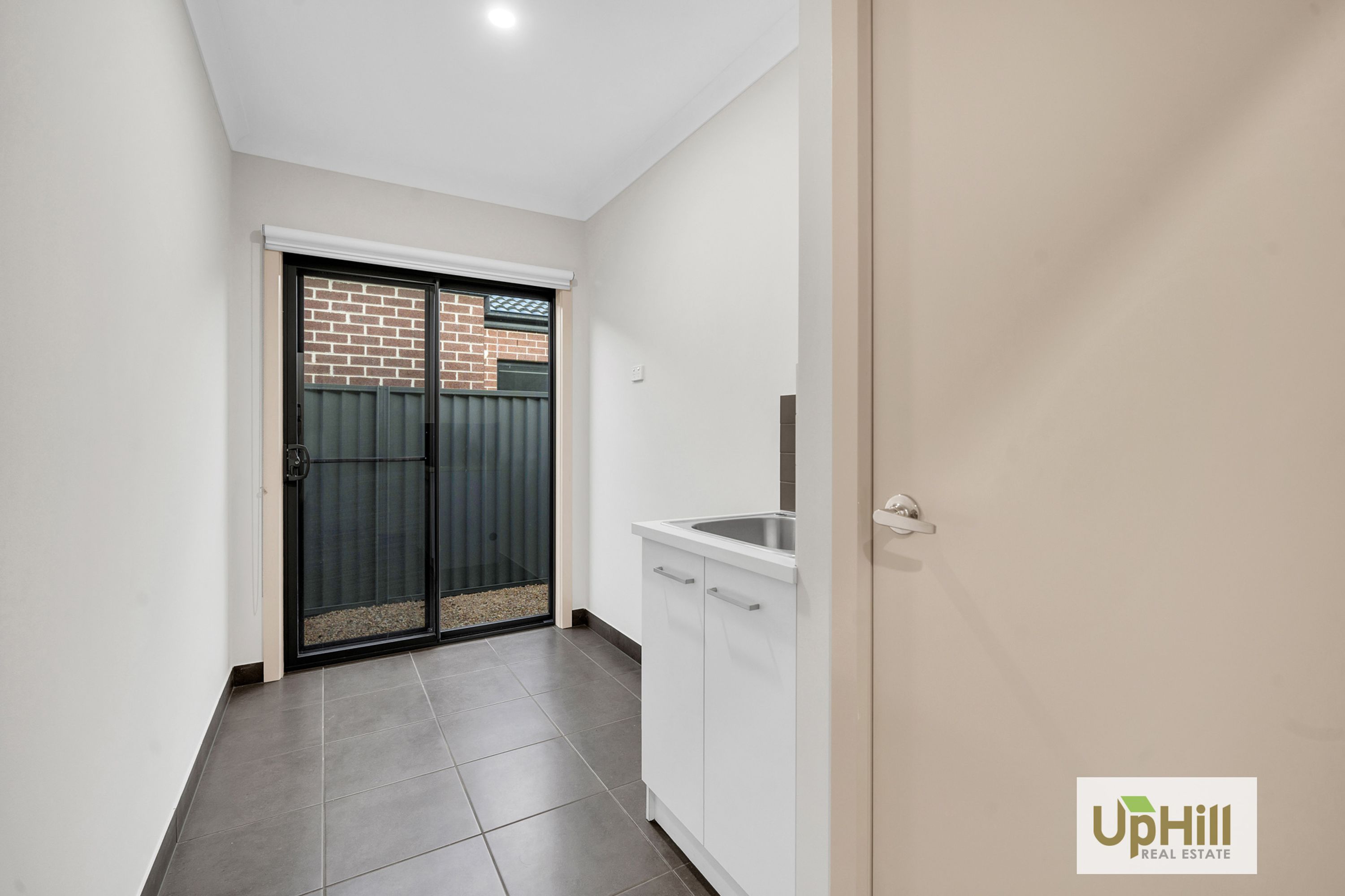 21 Elwick Drive, Clyde North - Thumbnail 5