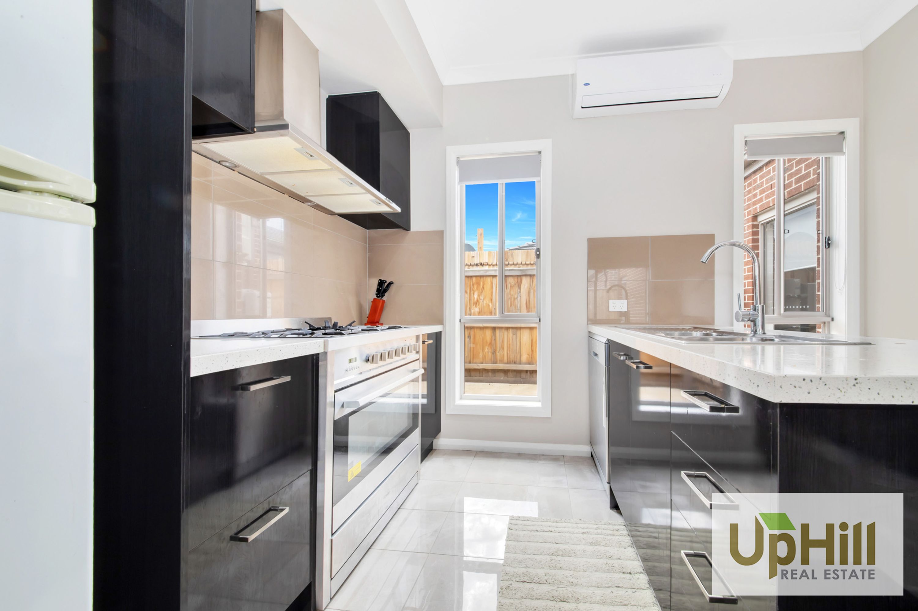 6 The Oaks Avenue, Pakenham - Thumbnail 2