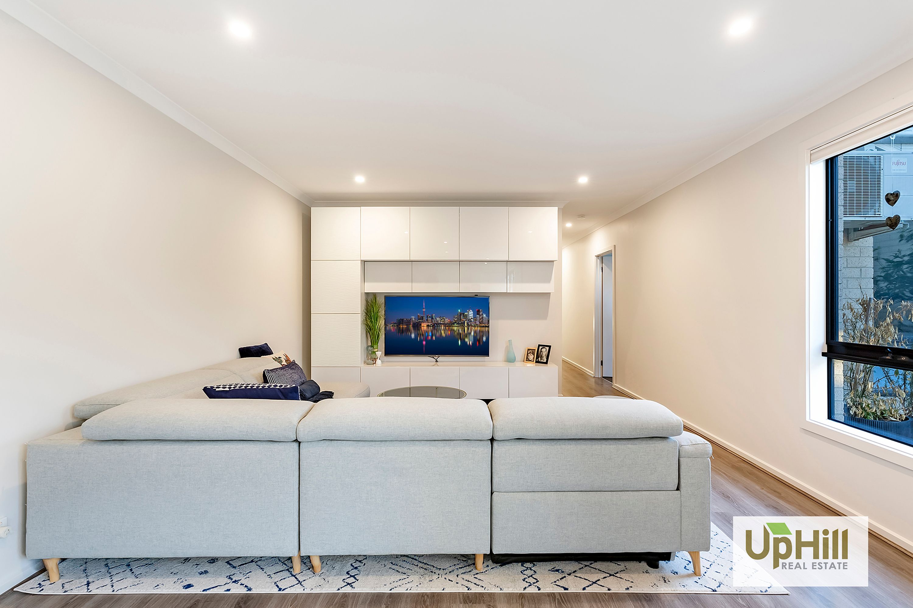 11 Emanda Lane, Clyde North - Thumbnail 3