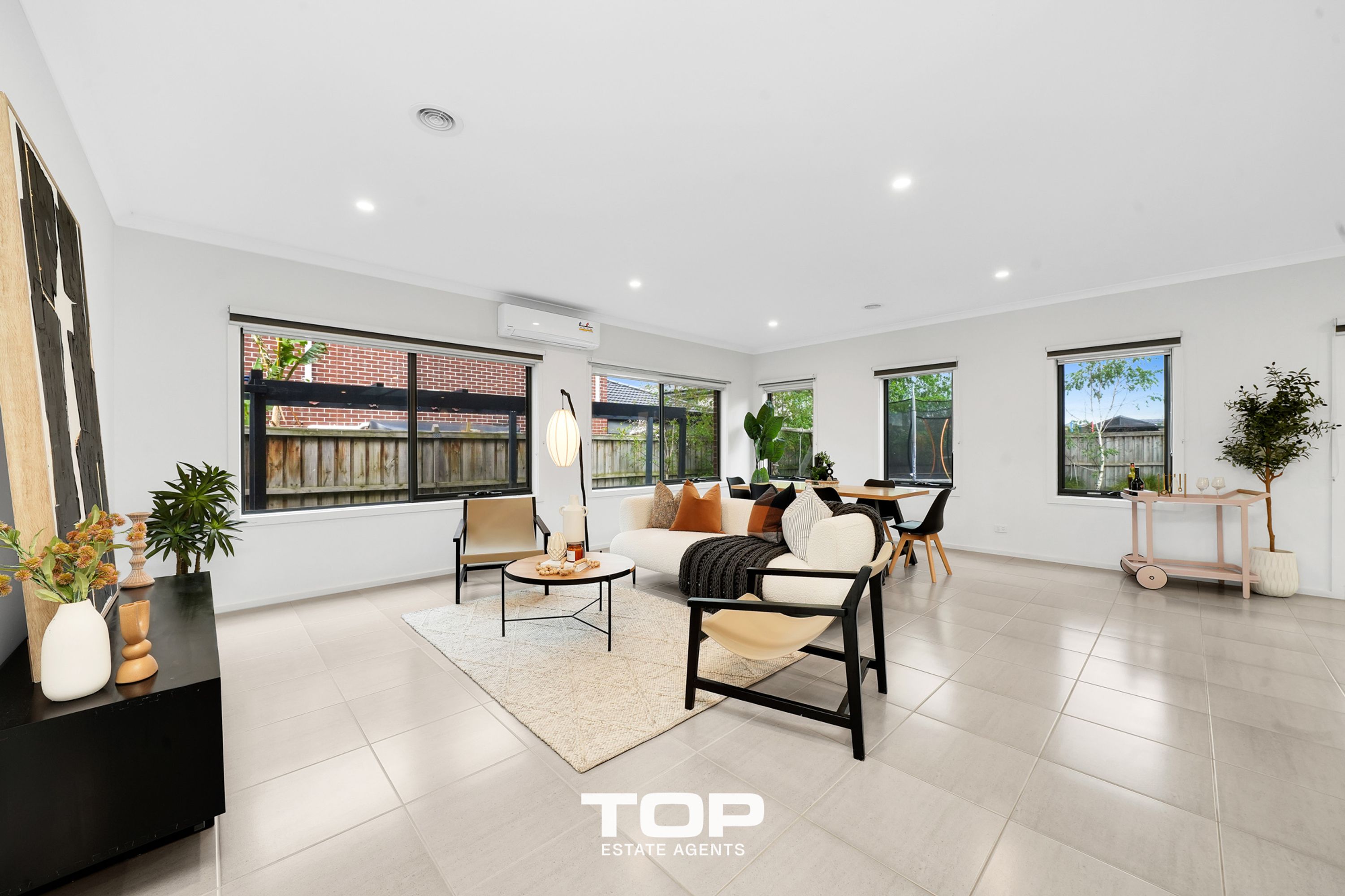 49 Parkgate Drive, Clyde North - Thumbnail 6