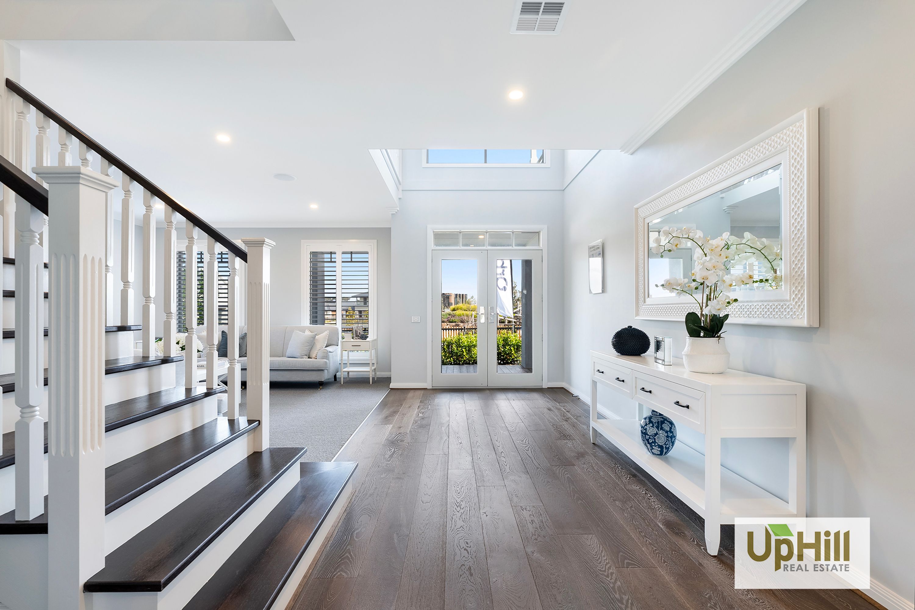 13 Grazing Way, Clyde North - Thumbnail 2
