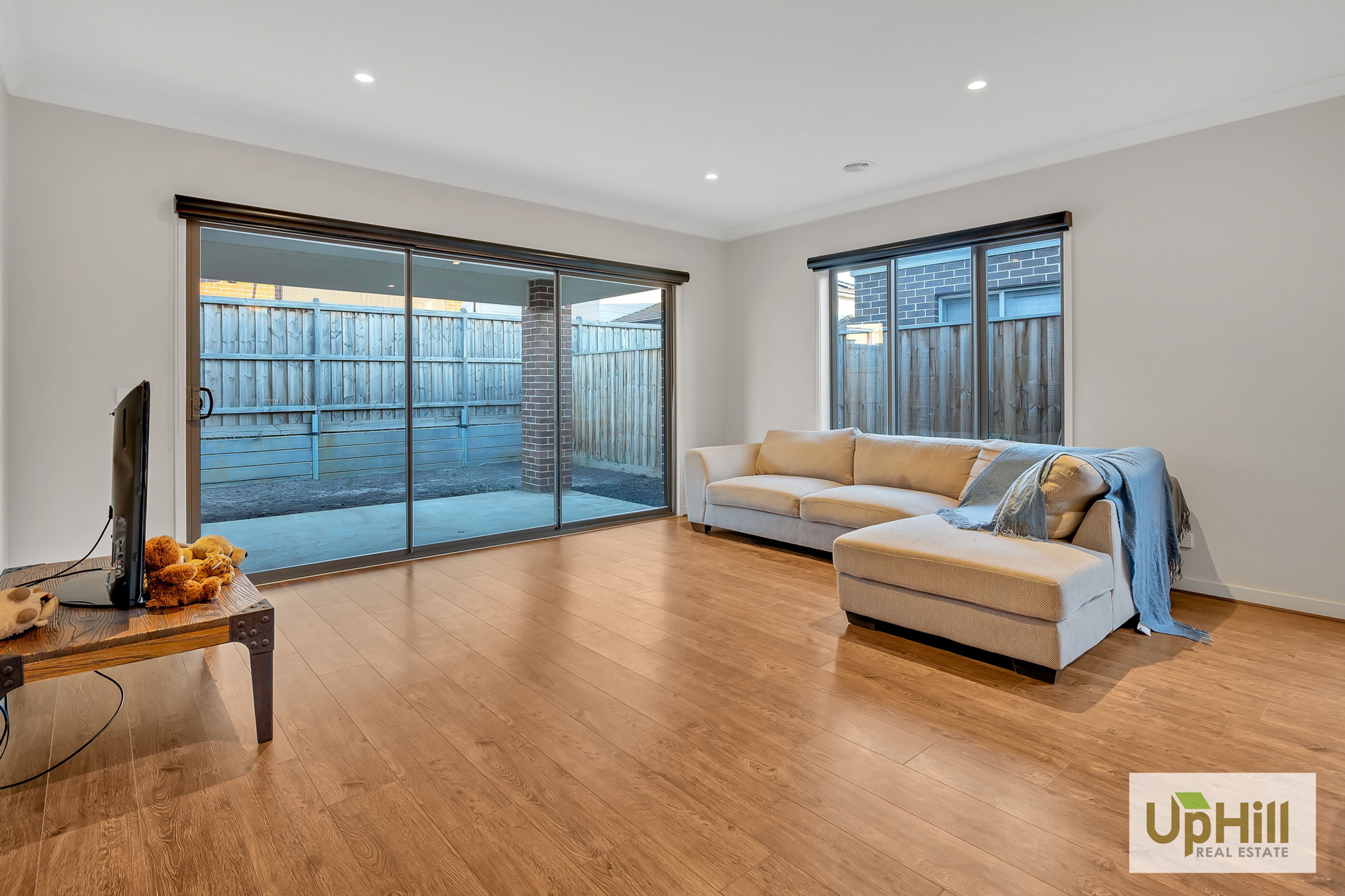 30 COMPTON WAY, Clyde North - Thumbnail 7
