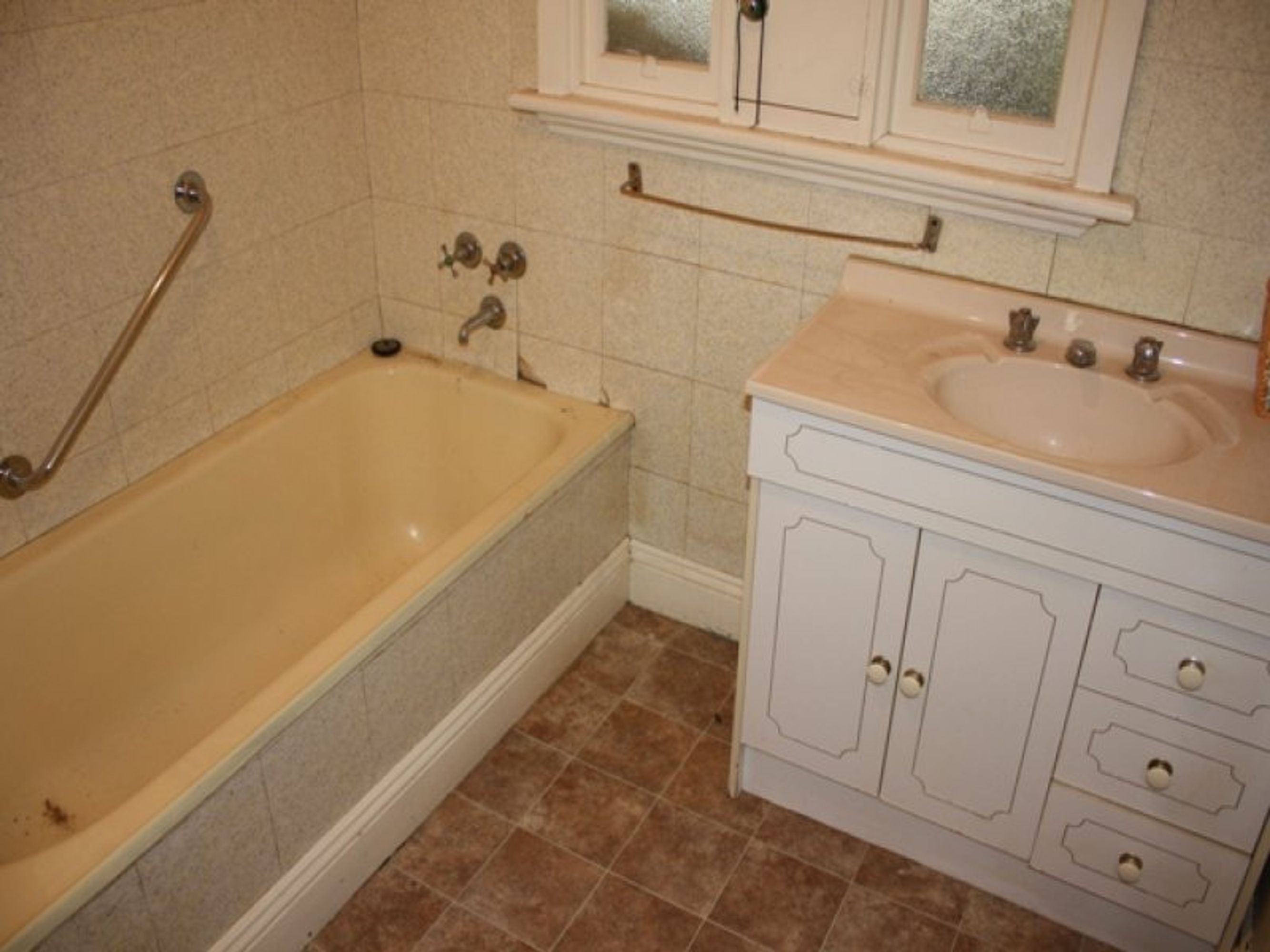 27 Henry Street, Horsham VIC 3400, Horsham - Thumbnail 4