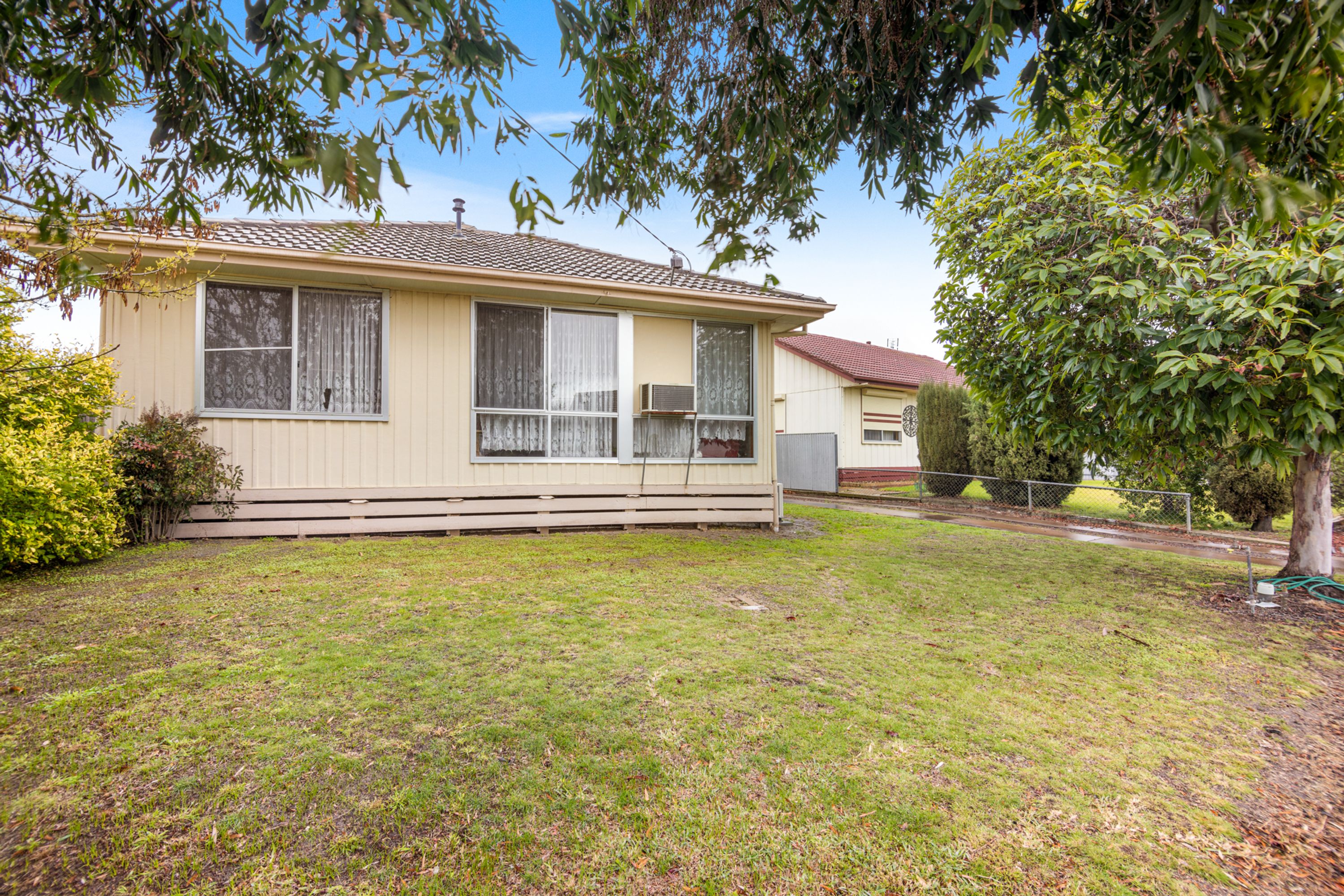 8 Hennessy Street, Horsham VIC 3400