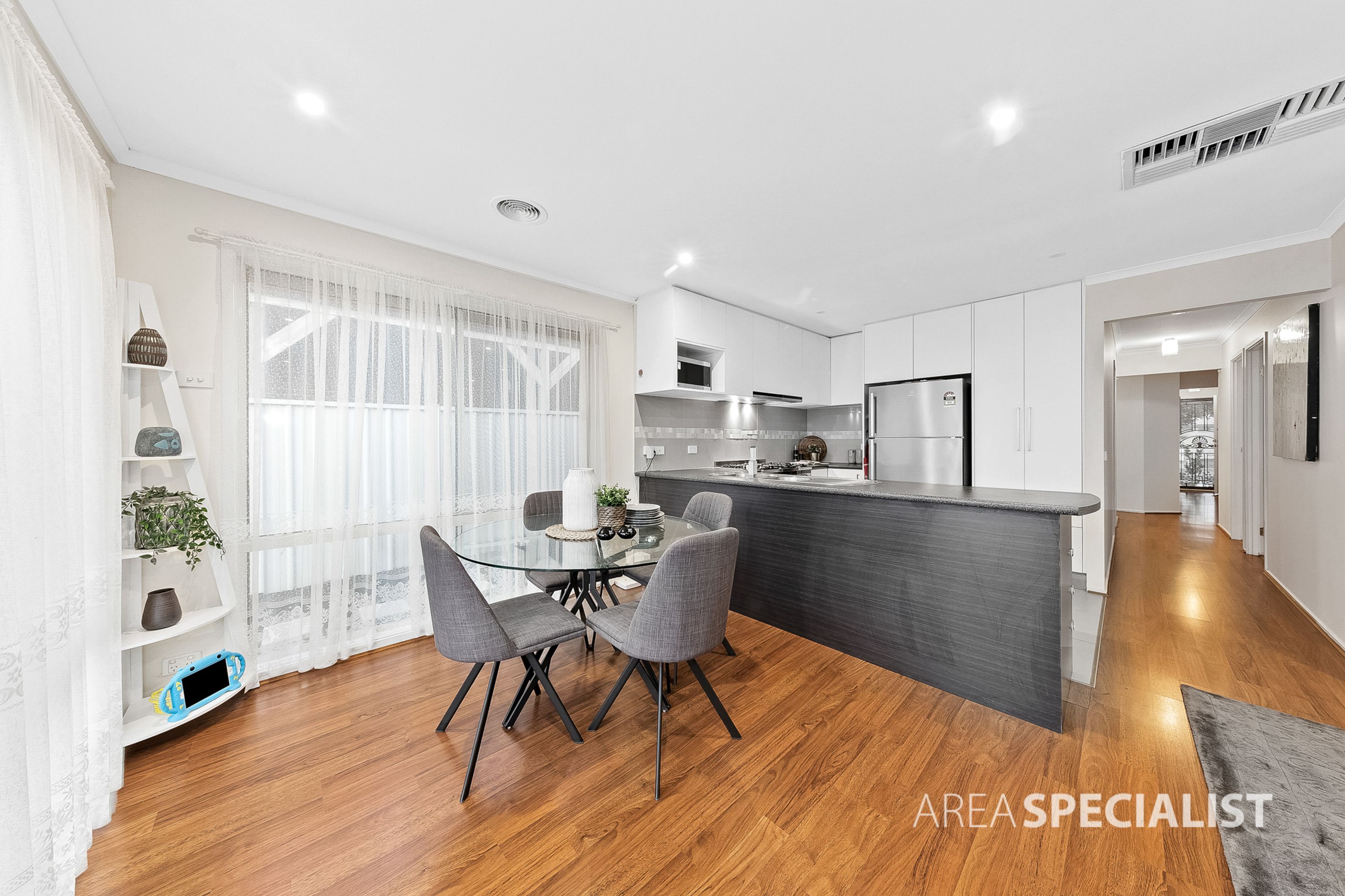 3 Moreton Close, Caroline Springs VIC 3023, Caroline Springs - Thumbnail 5