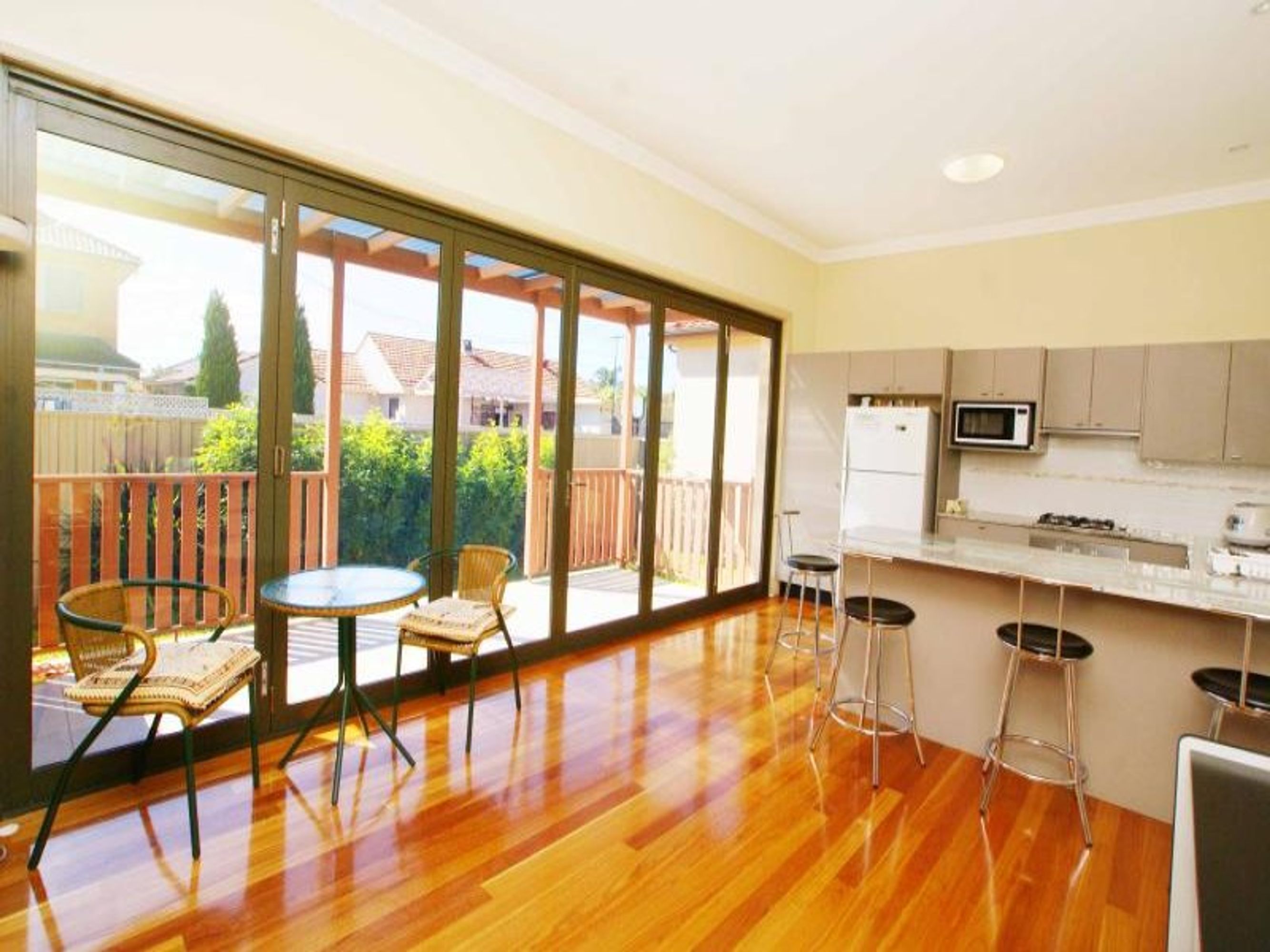 18 Chuter Ave, Monterey, Monterey - Thumbnail 2