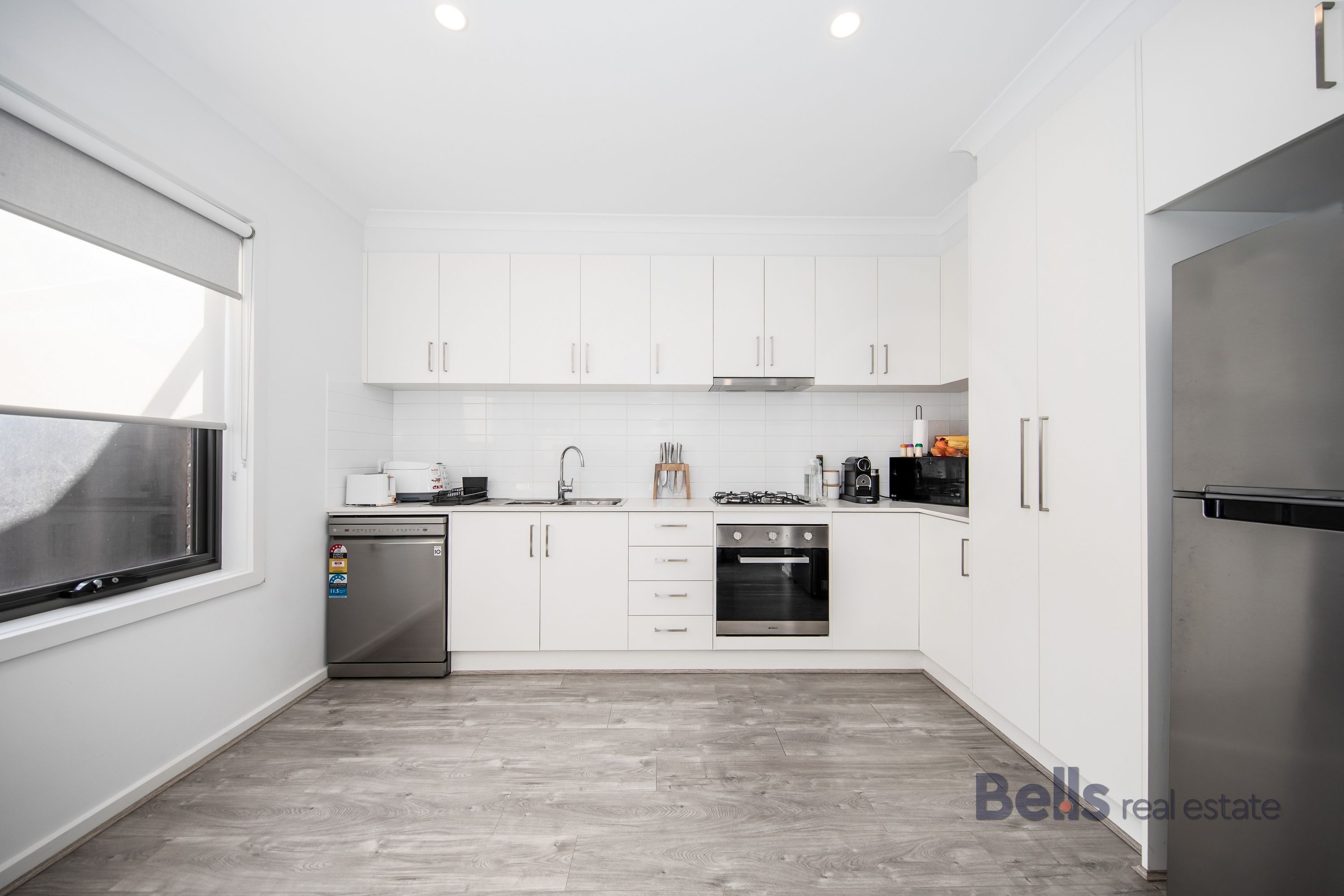 3/3 Revell Crescent, St Albans - Thumbnail 2
