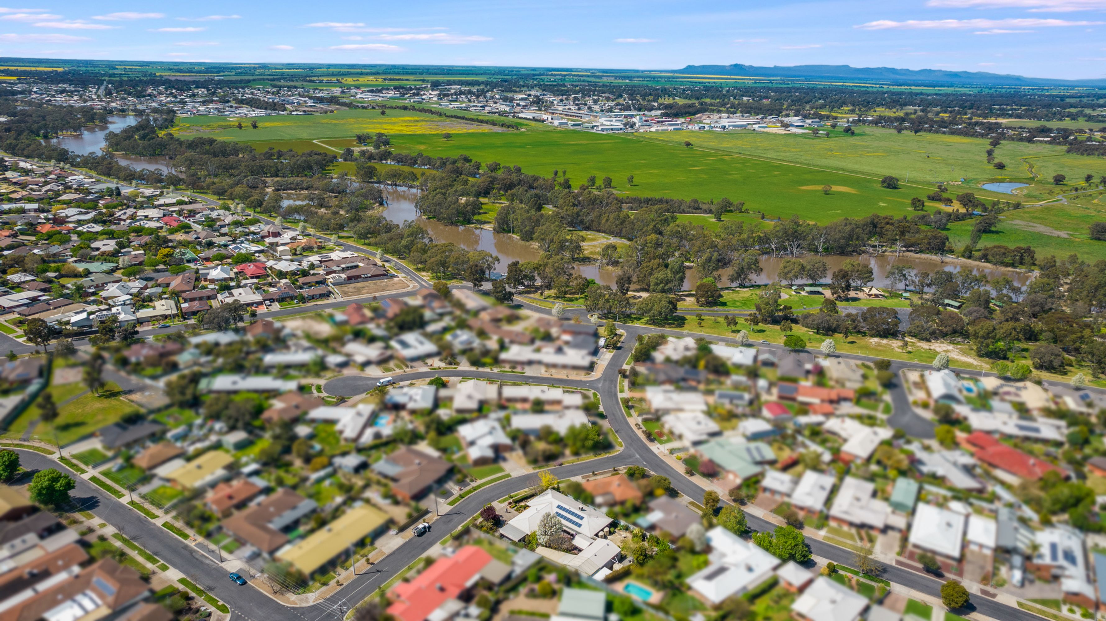 4 Fulton Avenue, Horsham VIC 3400, Horsham - Thumbnail 2