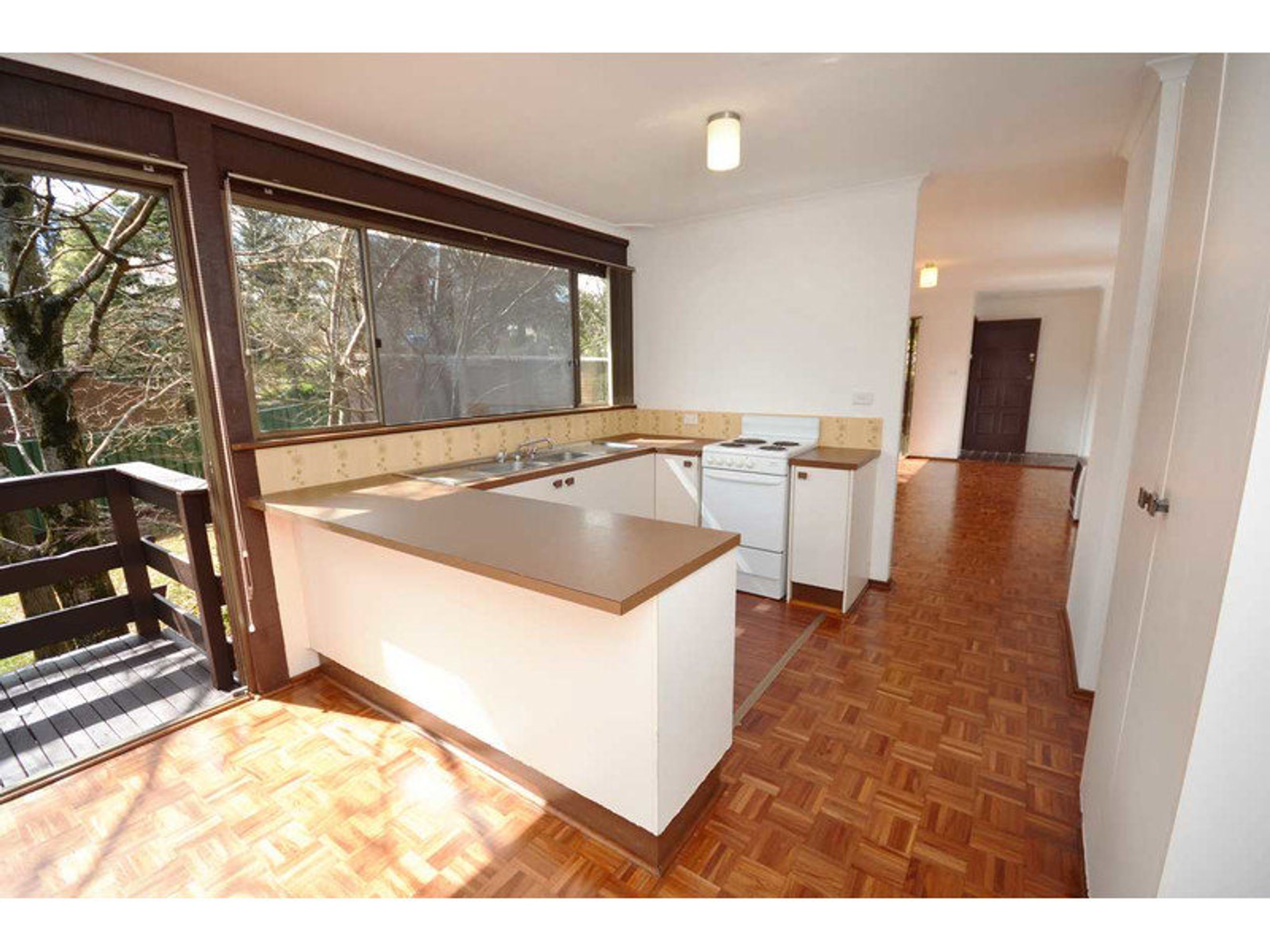 2 Myrtle Street, Katoomba - Thumbnail 4