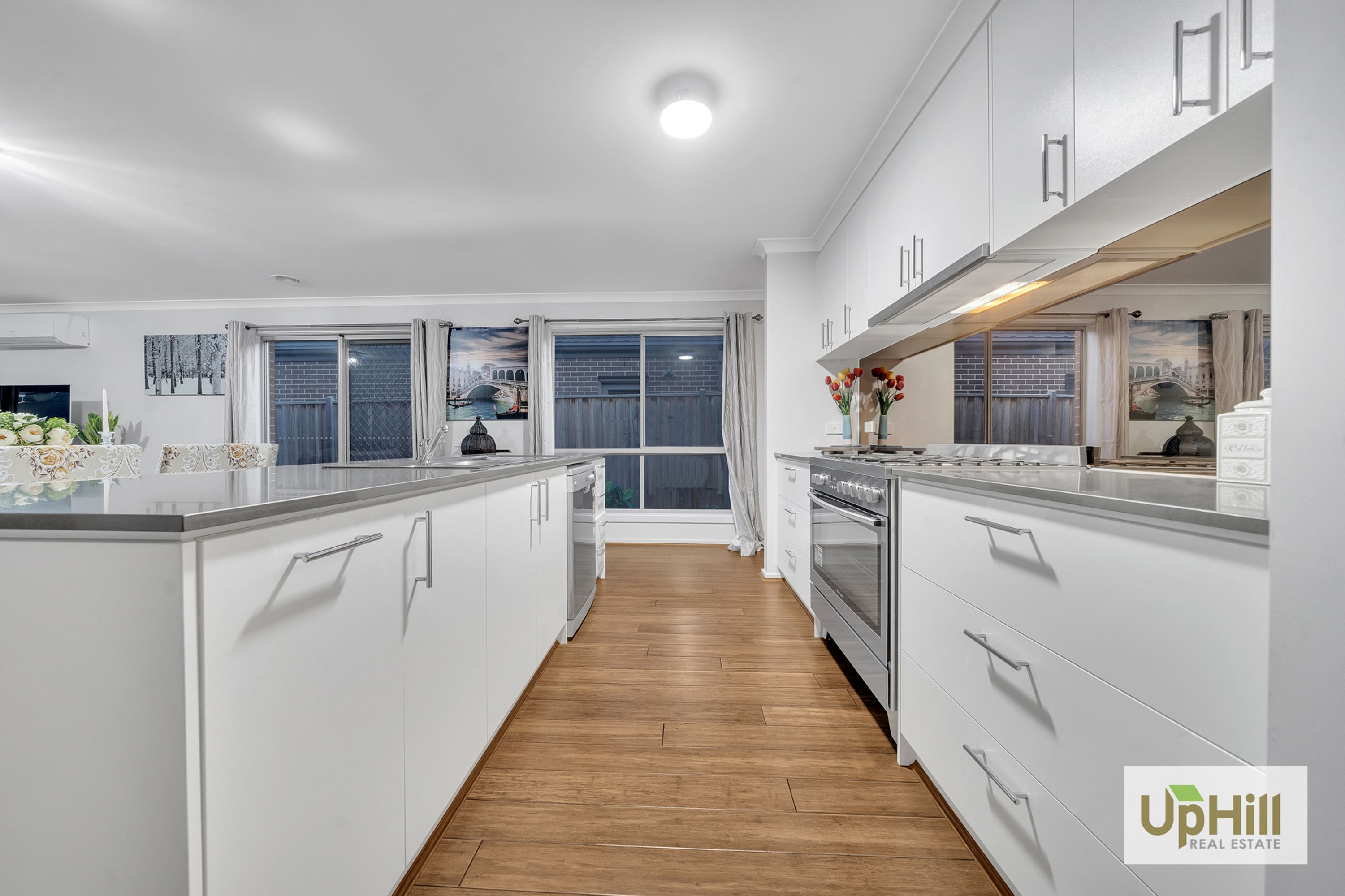 15 EVERARD AVENUE, Clyde North - Thumbnail 5
