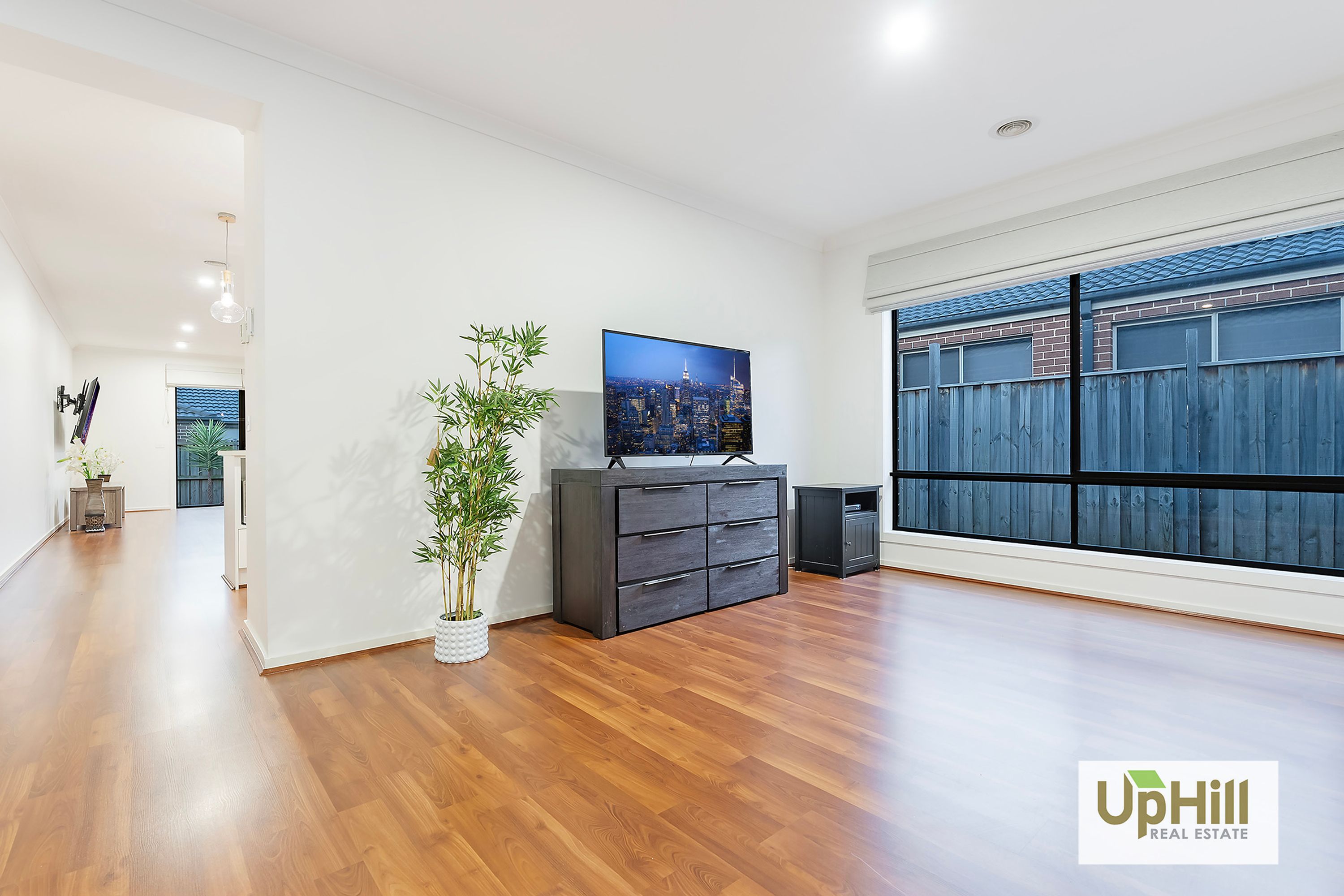 27 Parkgate Drive, Clyde North - Thumbnail 5