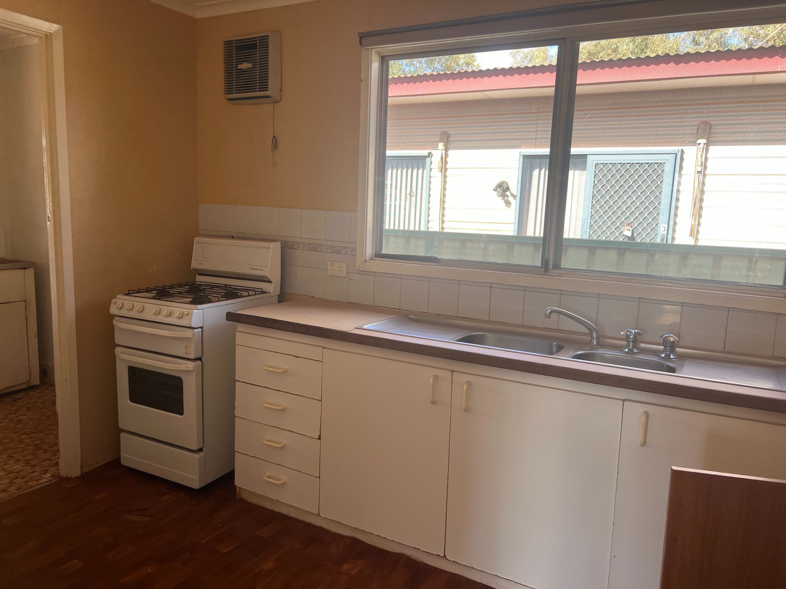 2 Knox Way, Newman, Newman - Thumbnail 4
