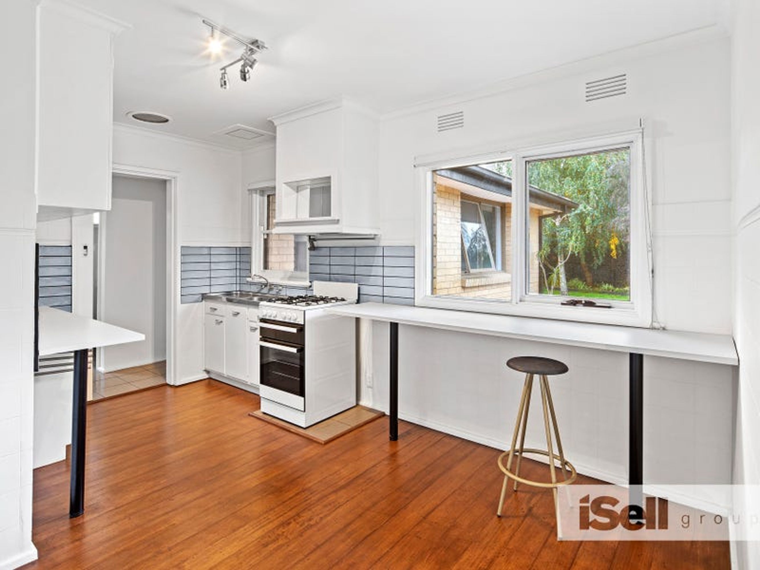 27 Wilberton Drive, Springvale - Thumbnail 3