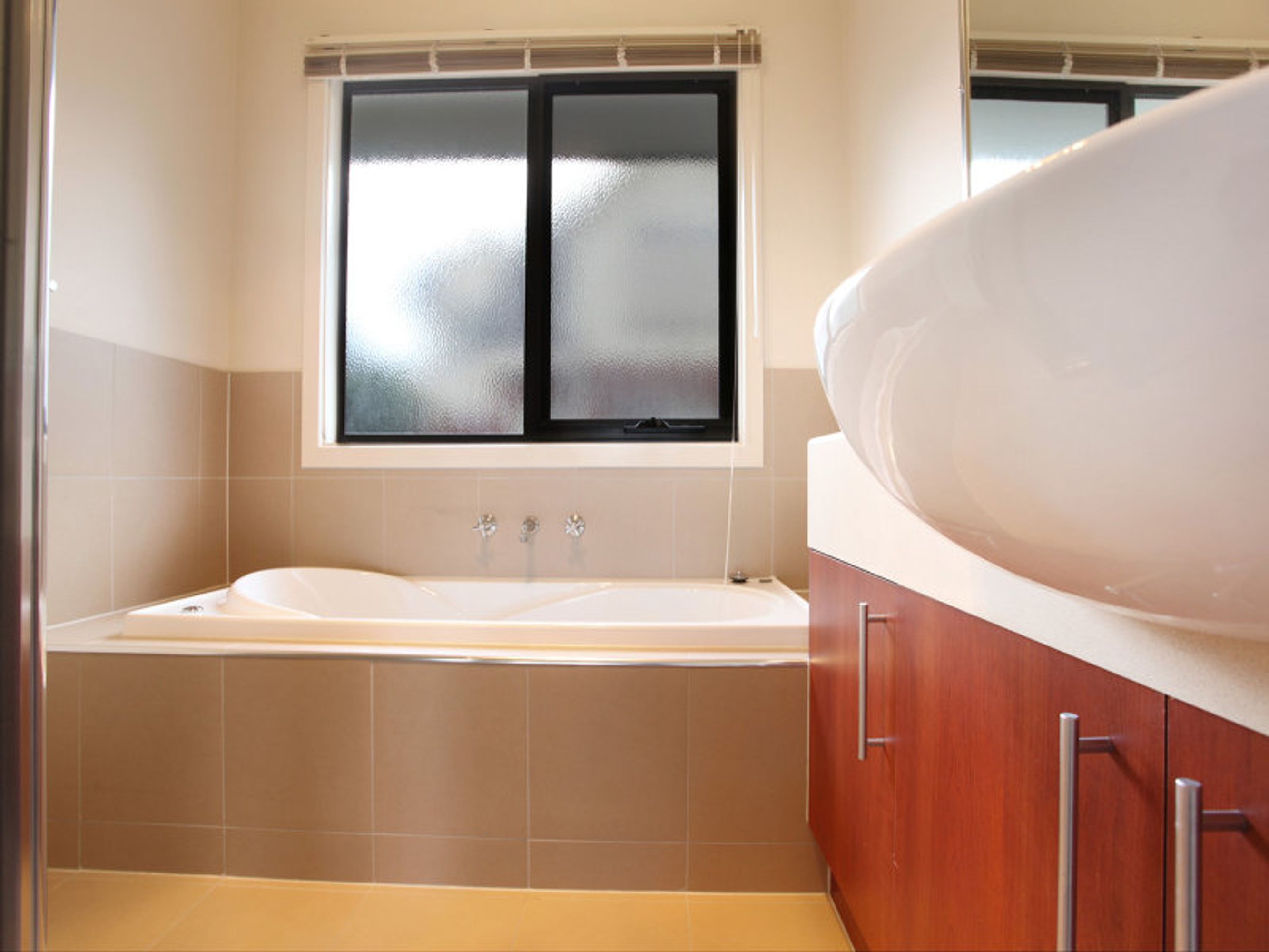 2/10 Roger Street, Doncaster East - Thumbnail 6