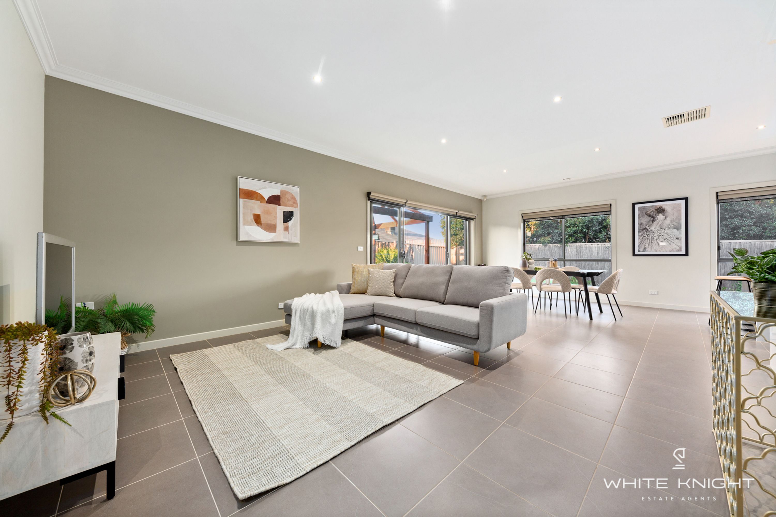 8 Mount Way, Caroline Springs VIC 3023, Caroline Springs - Thumbnail 5