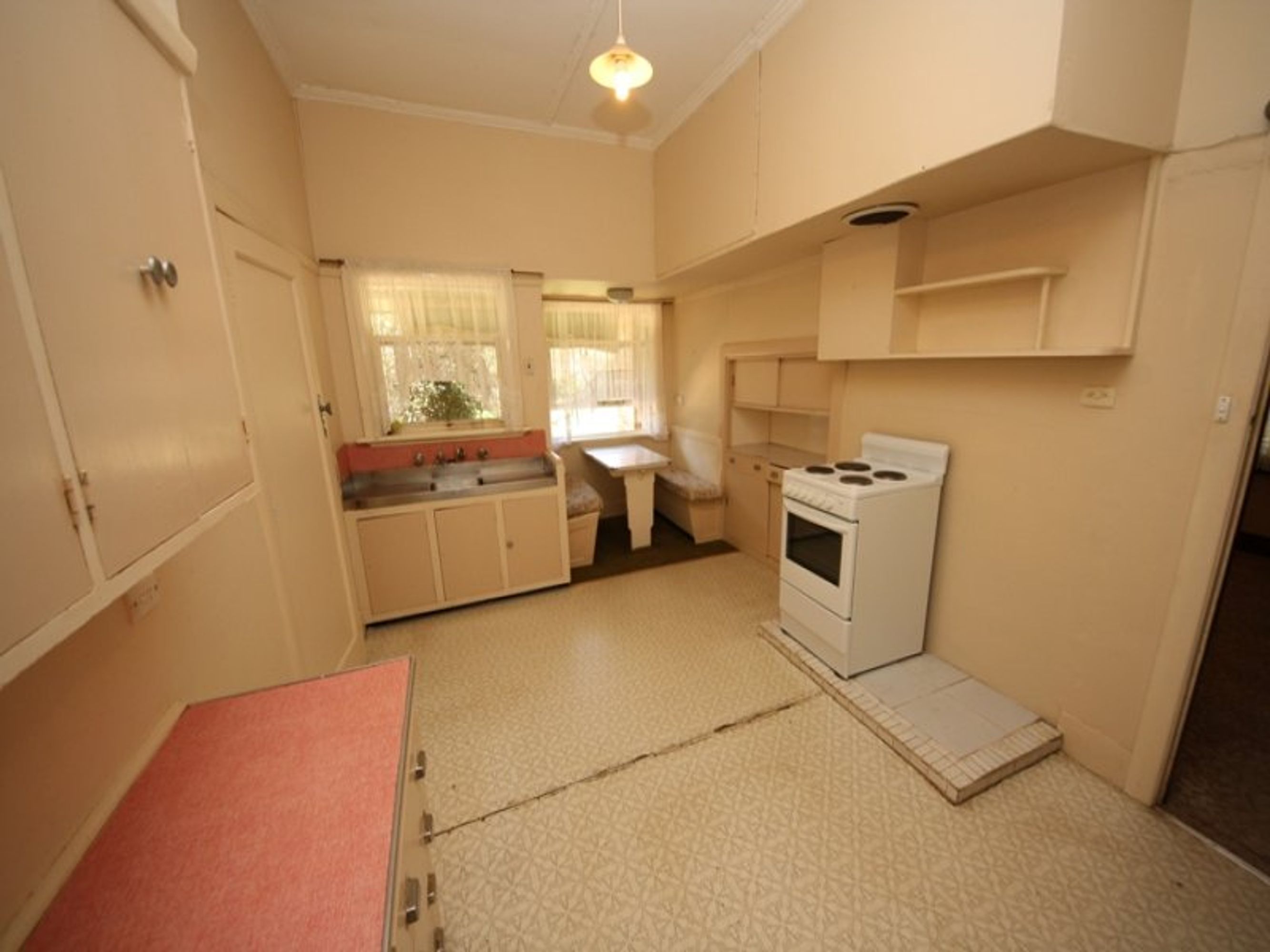 20 Davis Avenue, Nhill VIC 3418, Nhill - Thumbnail 2
