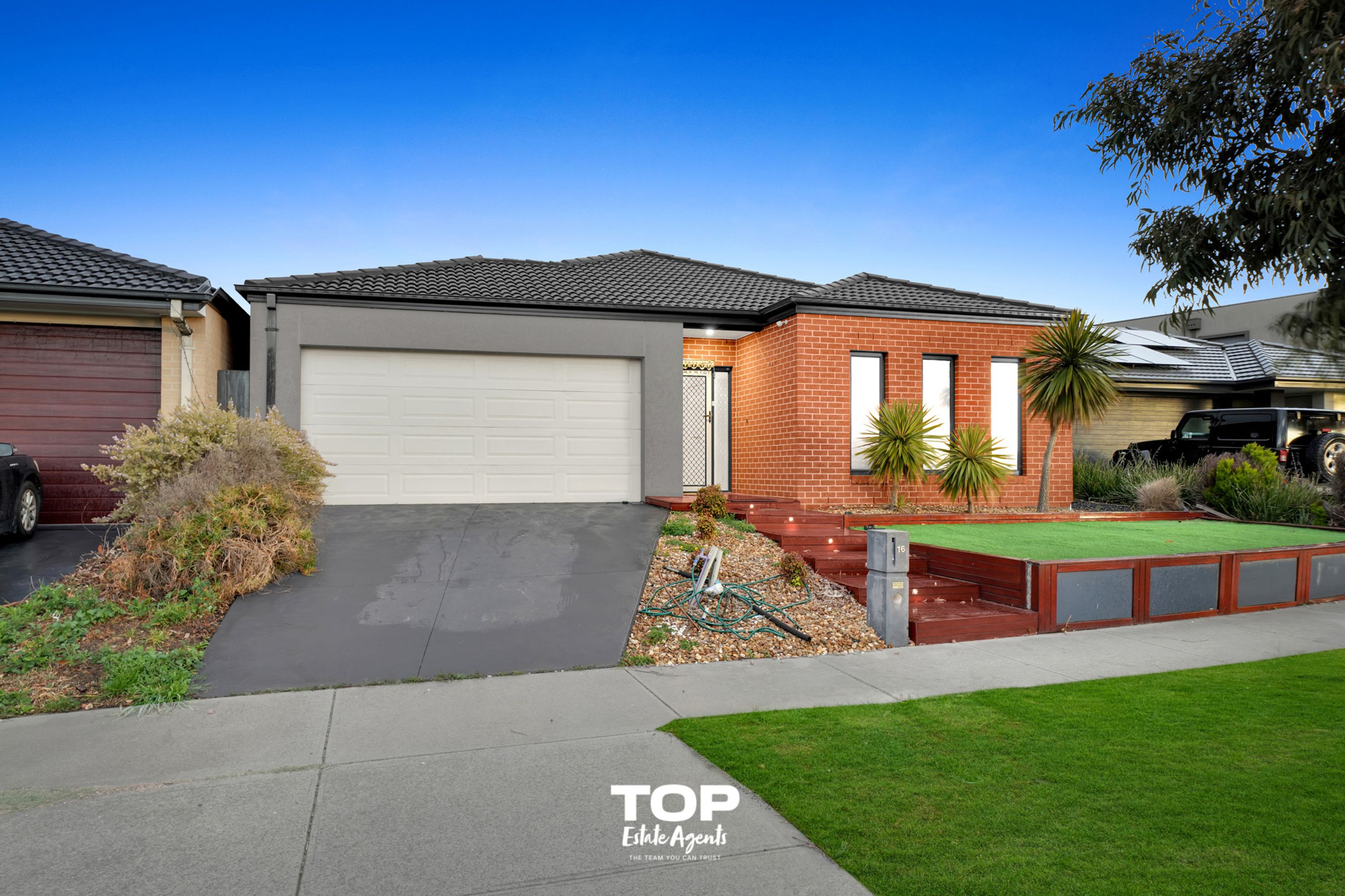 16 Wheelers Park Drive, Cranbourne North - Thumbnail 2