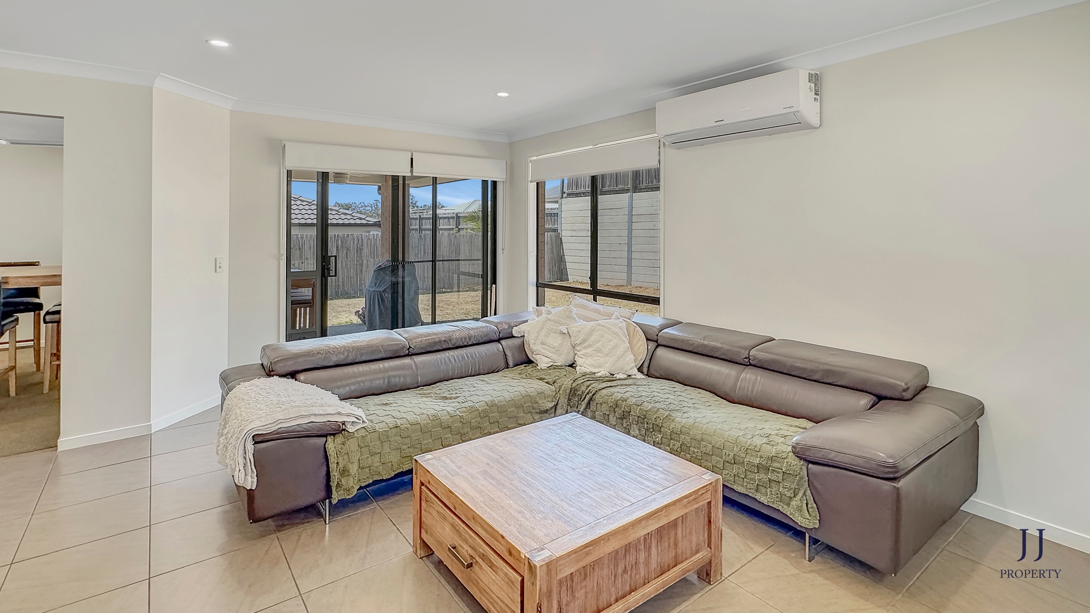 16 James Varghese Way, Spring Mountain - Thumbnail 5