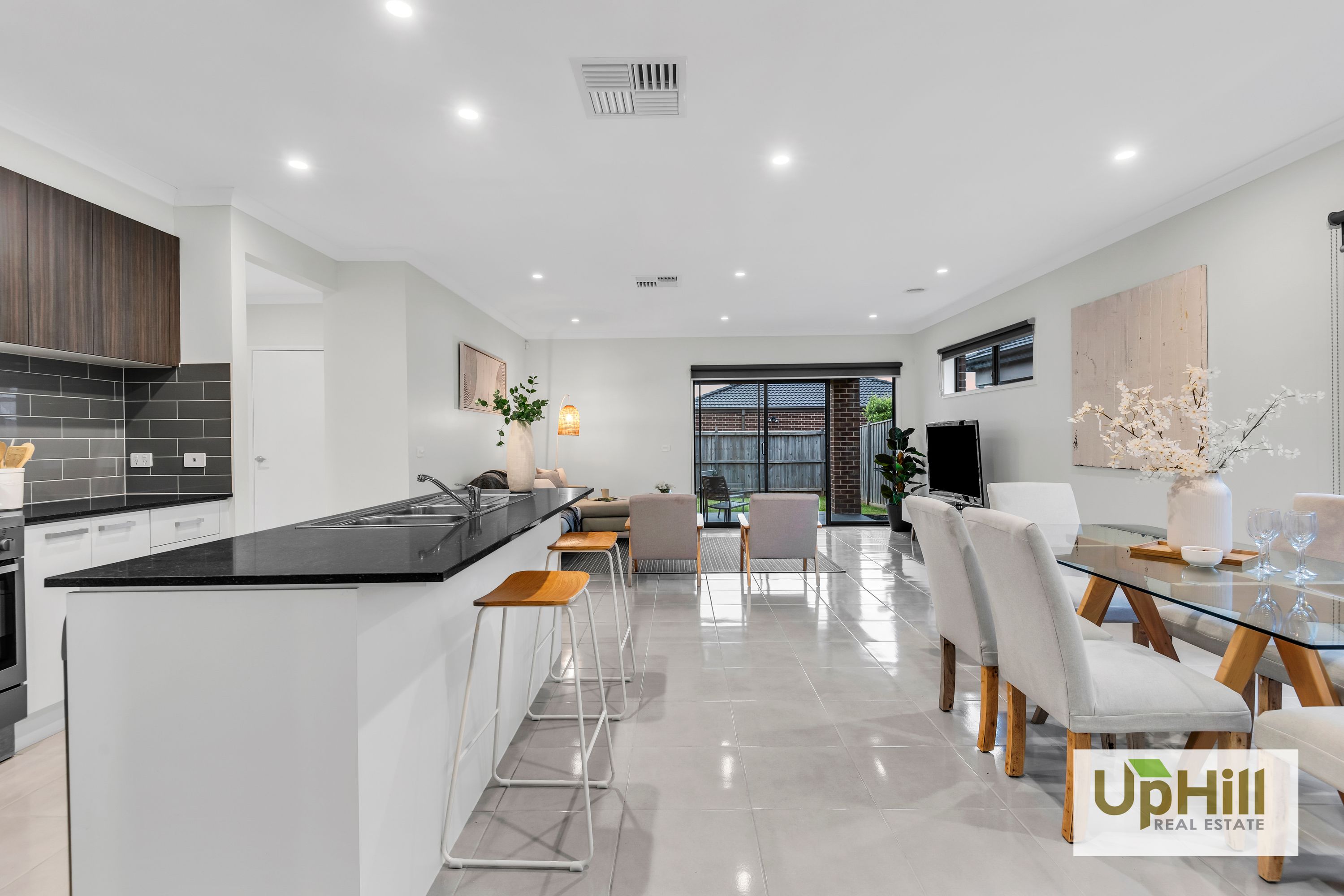 40 Ritchie Drive, Clyde North - Thumbnail 8