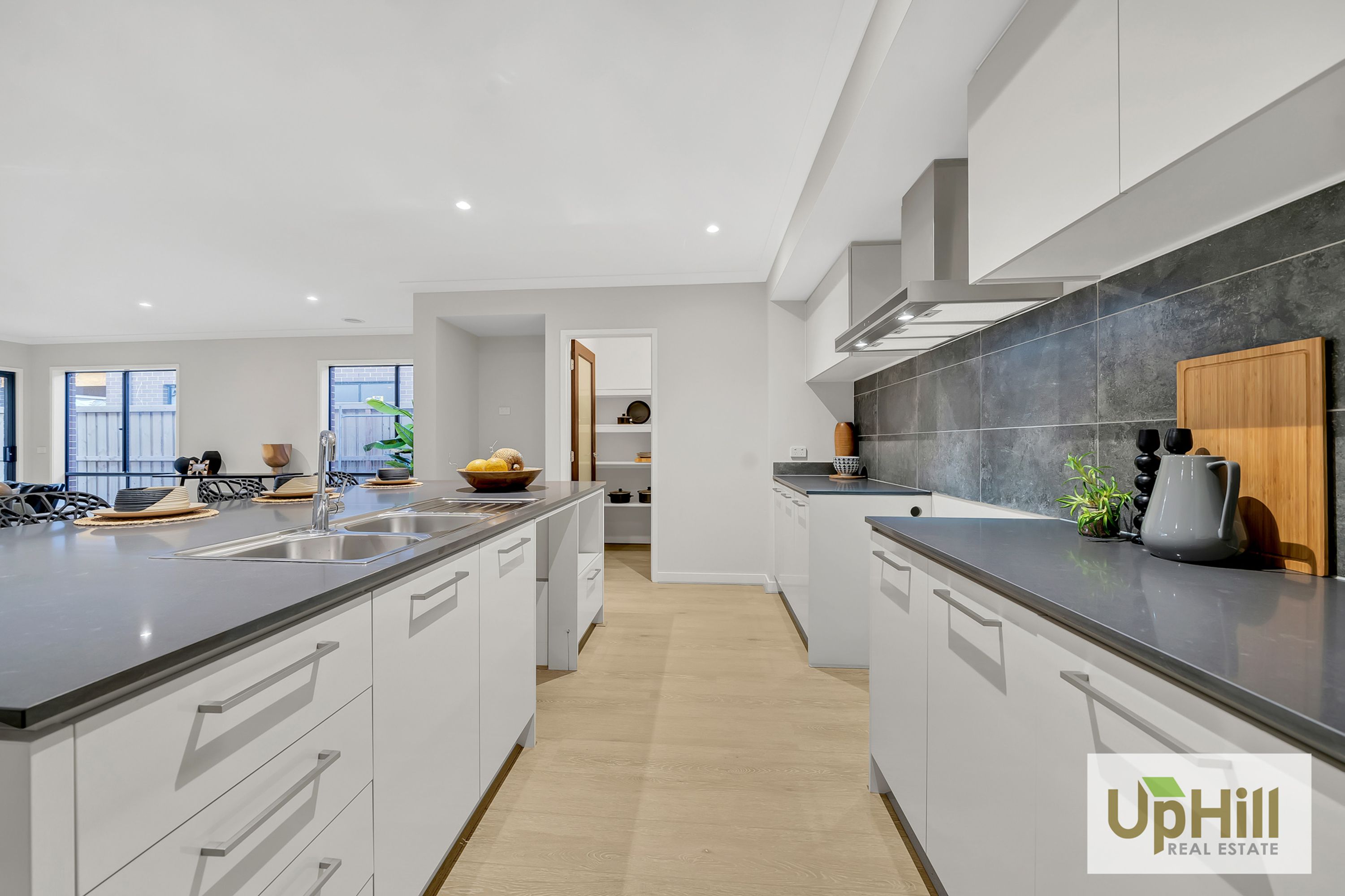 17 PABLO DRIVE, Clyde North - Thumbnail 4