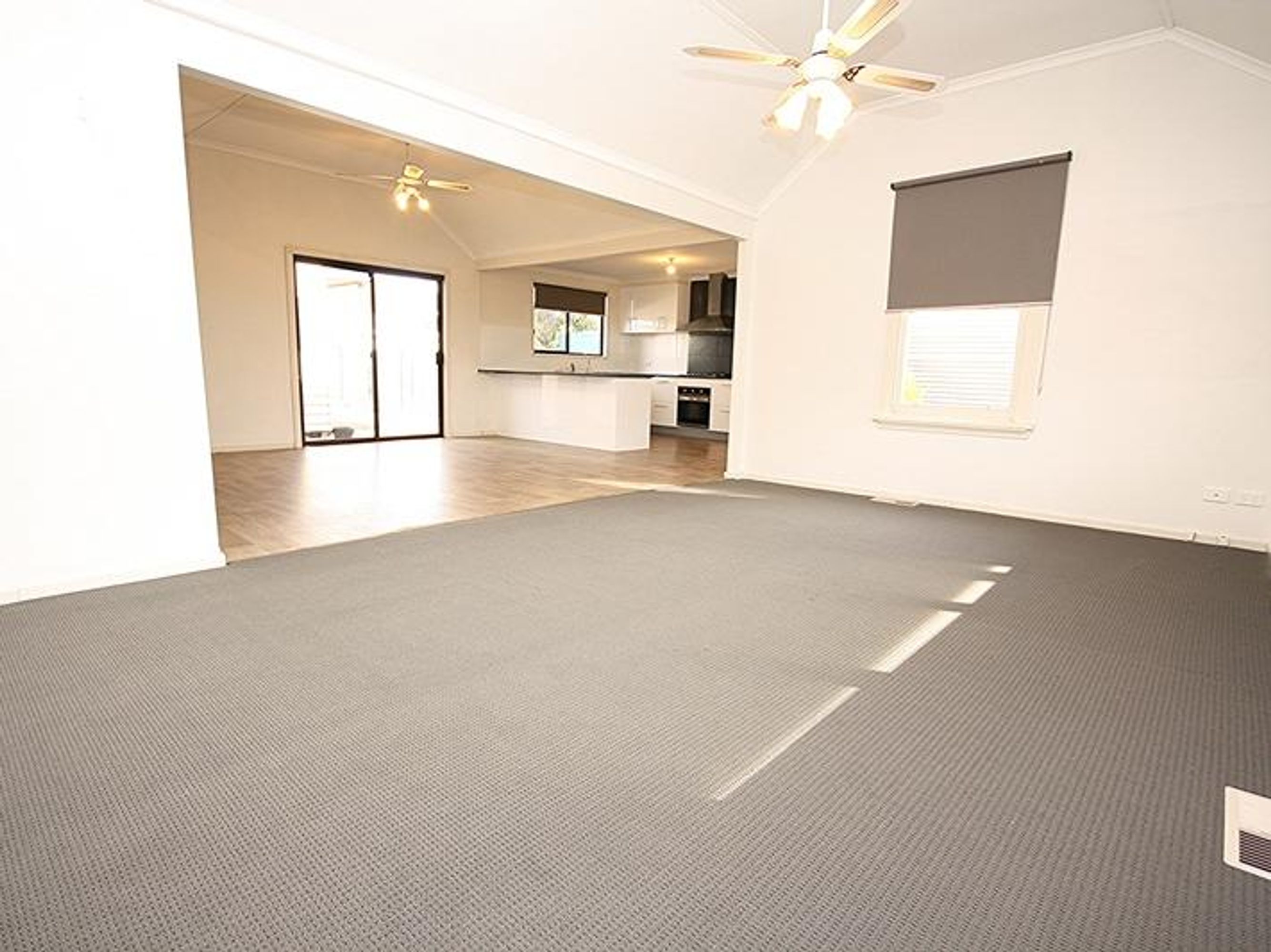 11 Dollar Avenue, Horsham VIC 3400, Horsham - Thumbnail 2