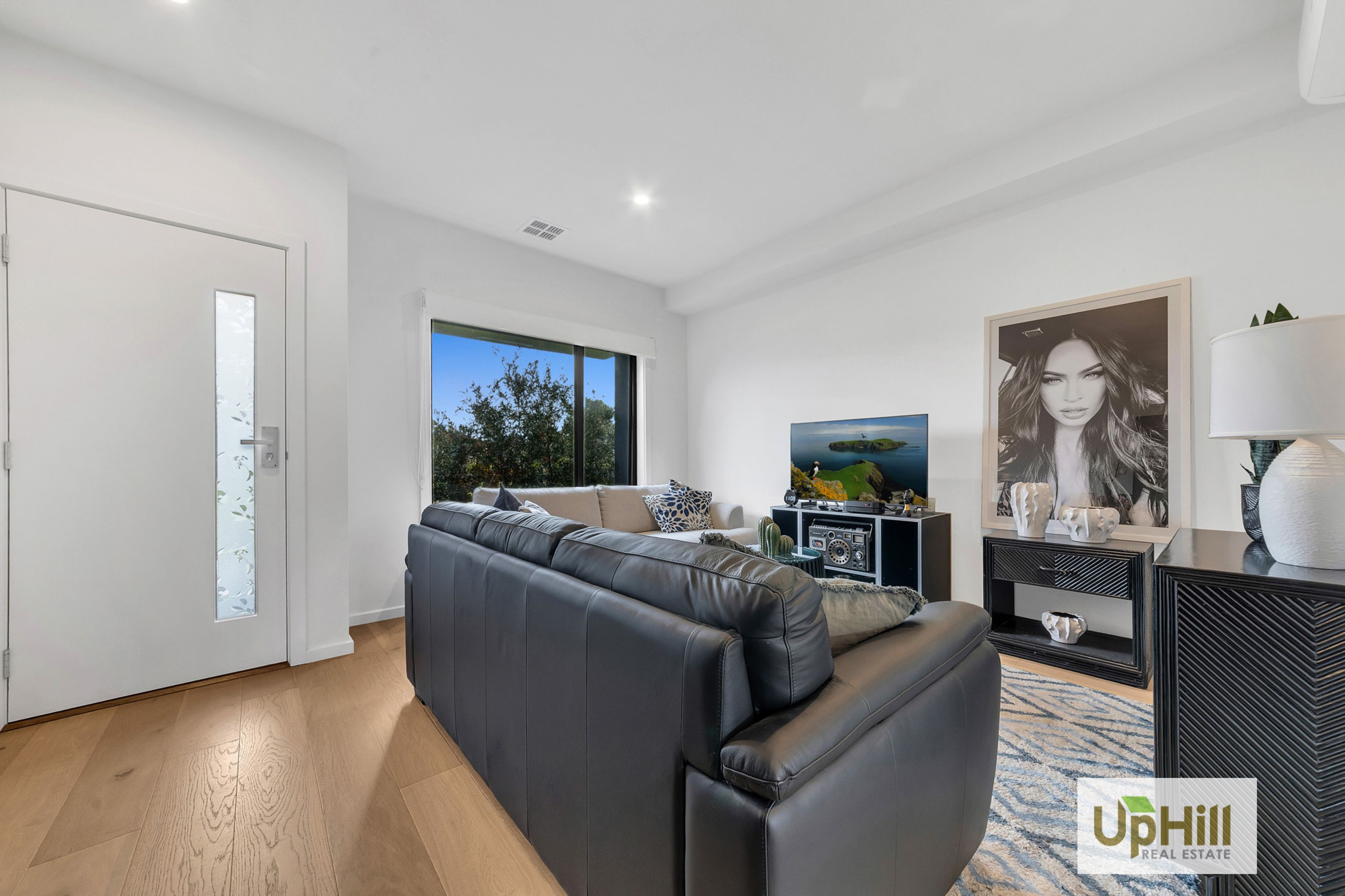 8 Allemande Walk, Cranbourne South - Thumbnail 5