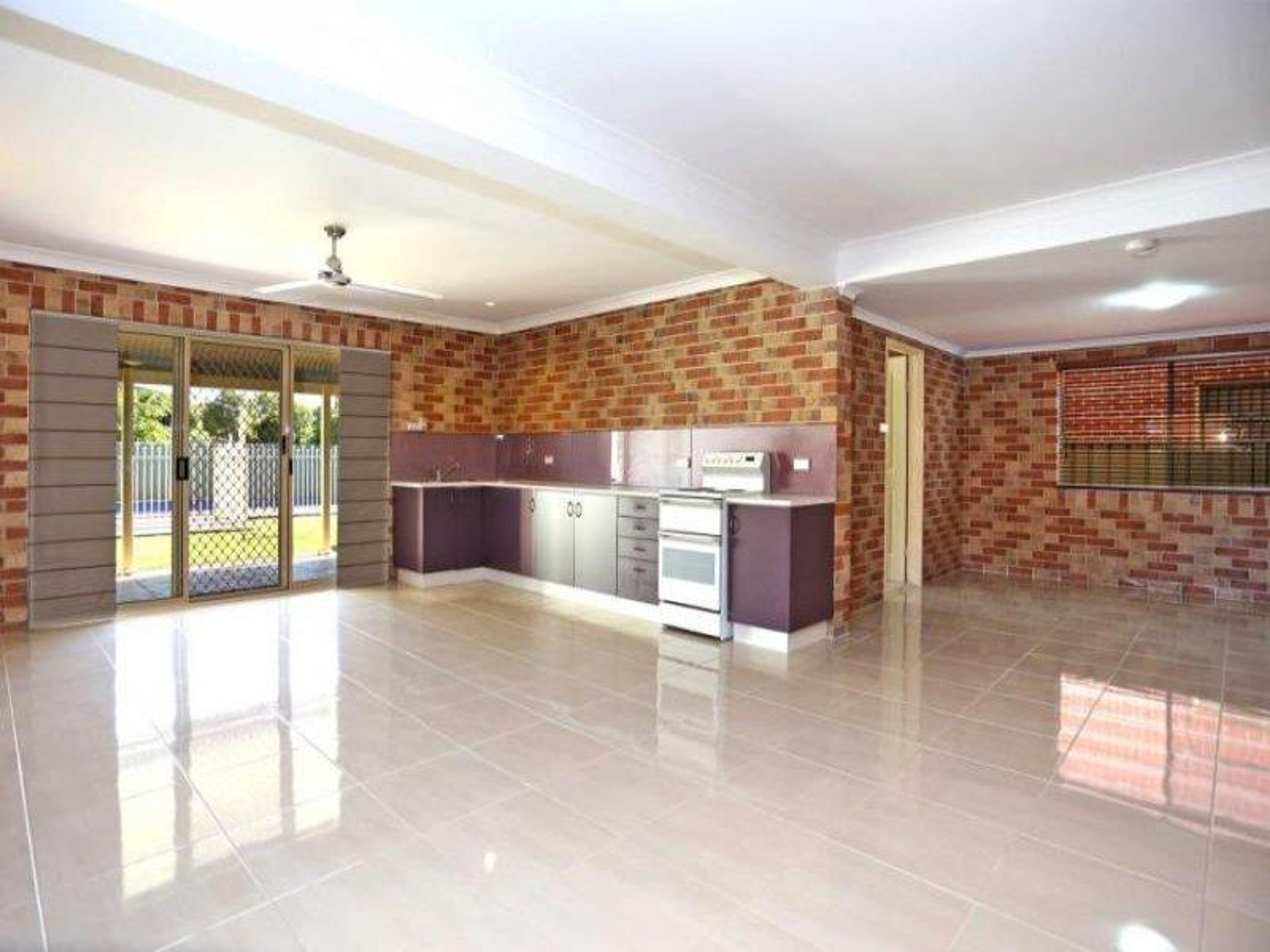 1 McLennan Close, Grafton - Thumbnail 6